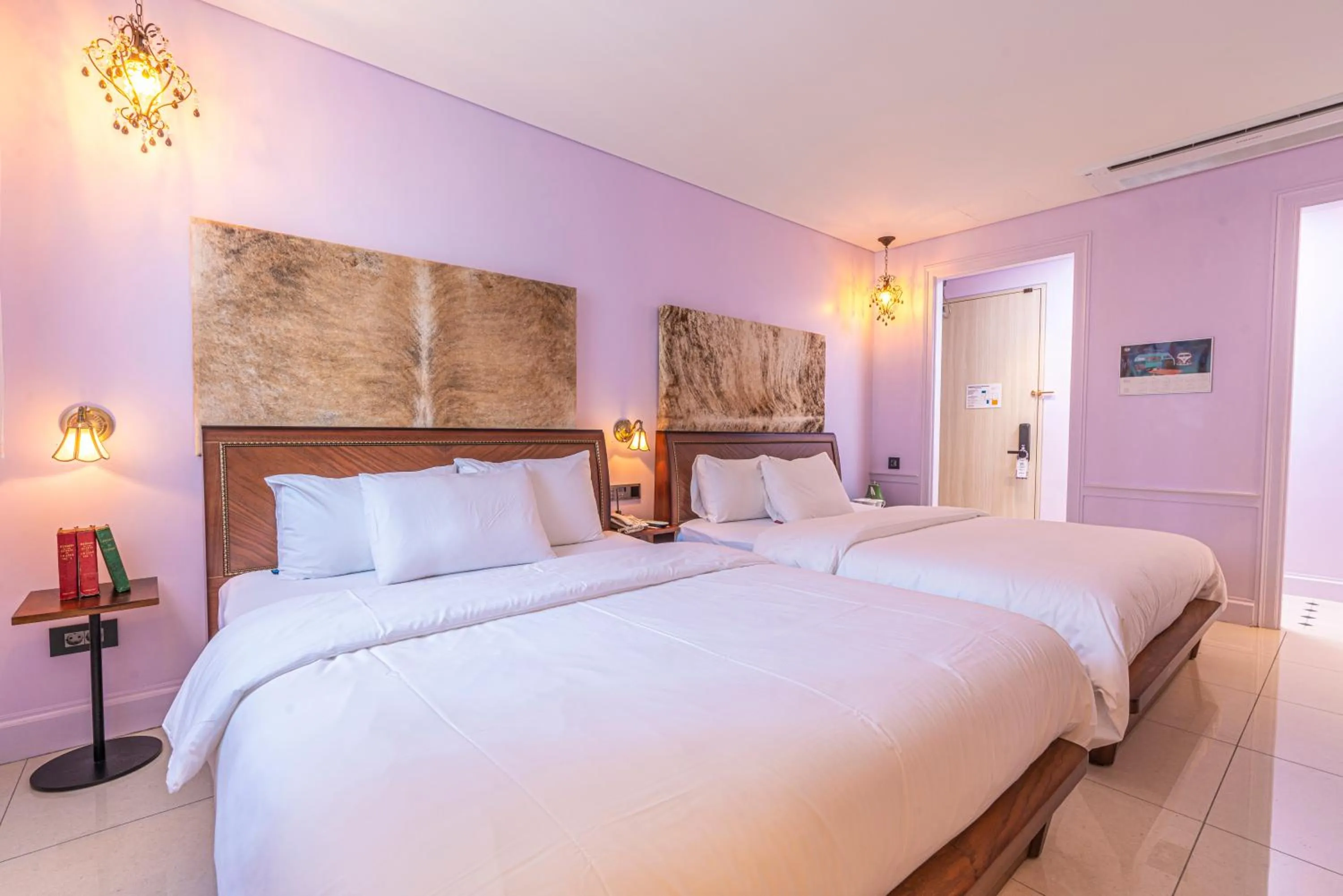 Bedroom, Bed in Hotel Lemong