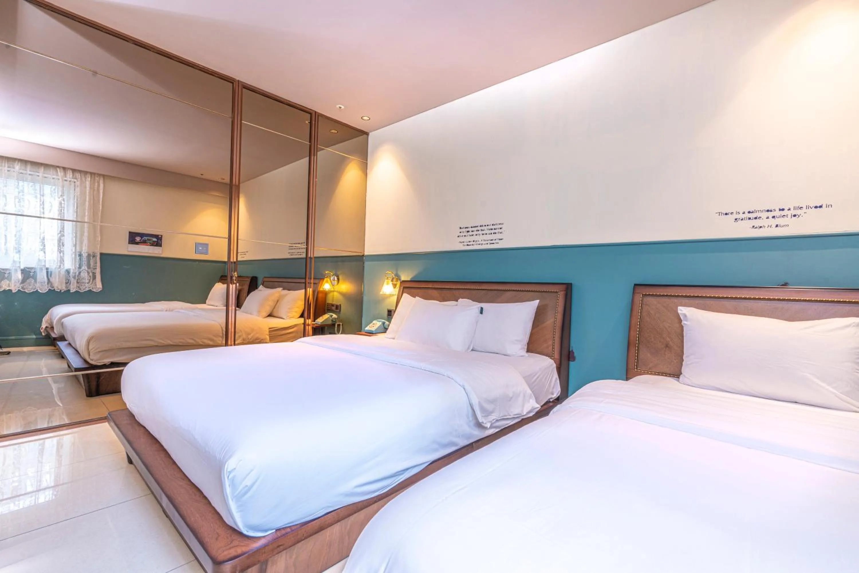 Communal lounge/ TV room, Bed in Hotel Lemong