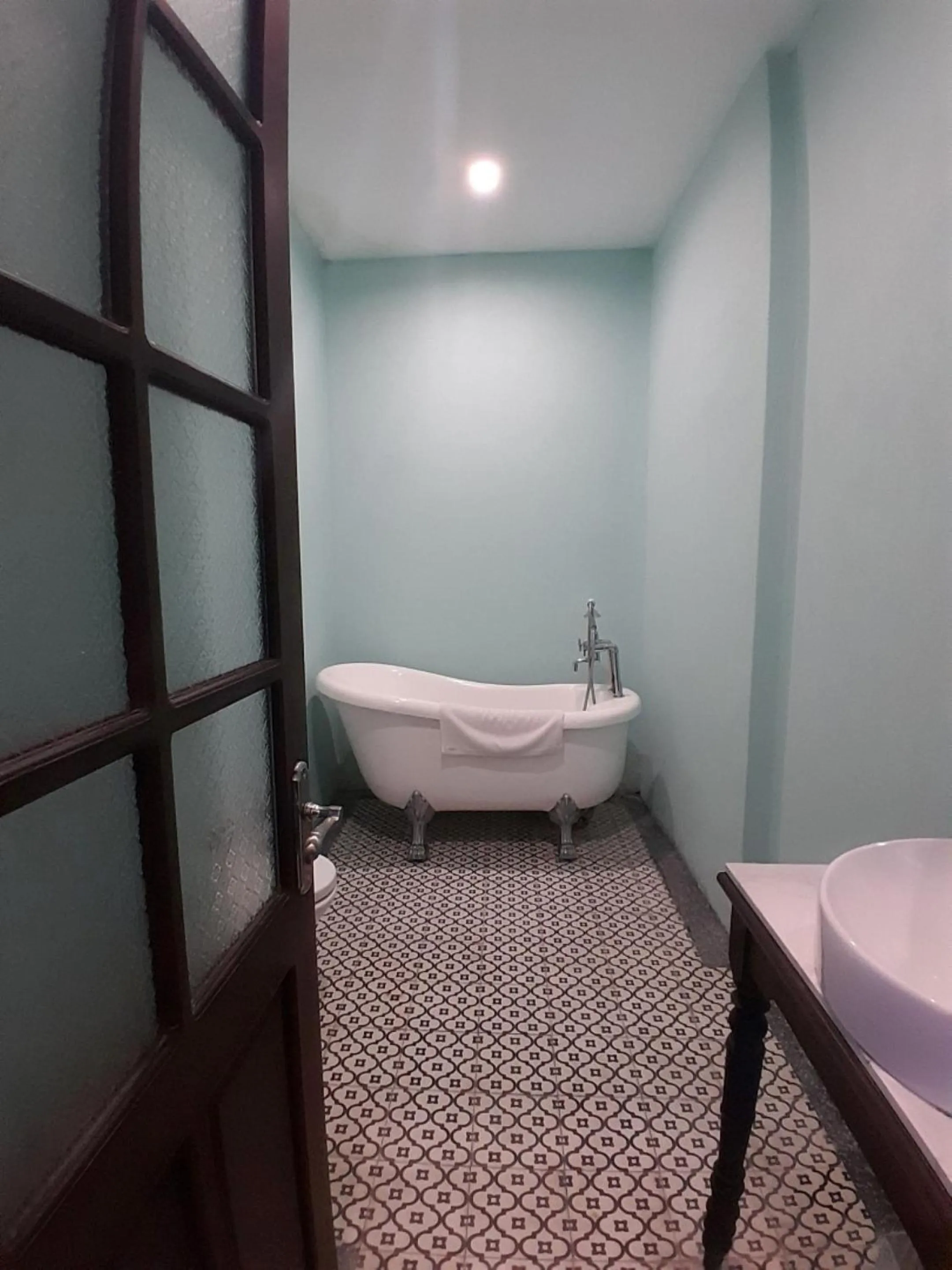 Shower in The Mansion Hoi An by Minova