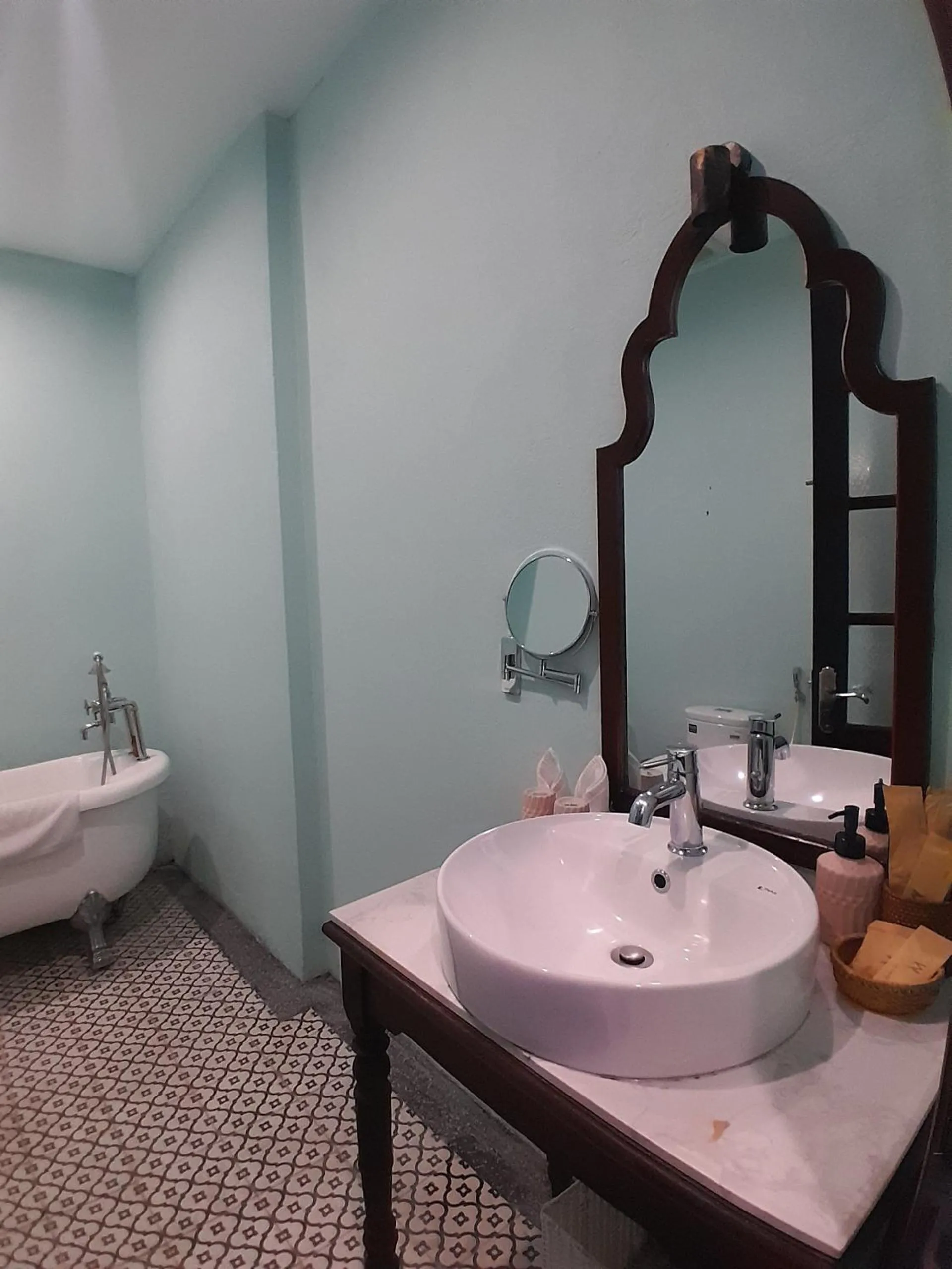 Shower in The Mansion Hoi An by Minova