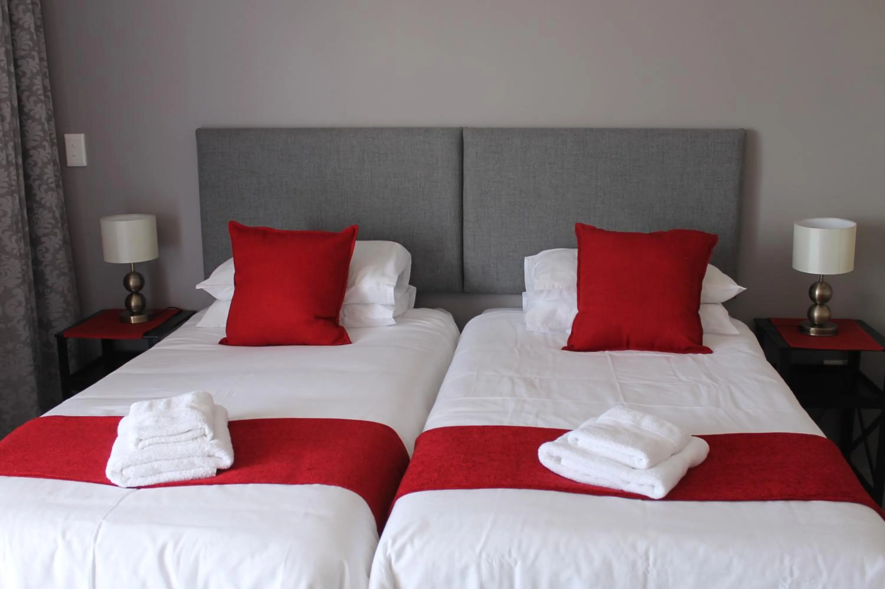 Bed in Phoenix Lodge and Waterside Accommodation