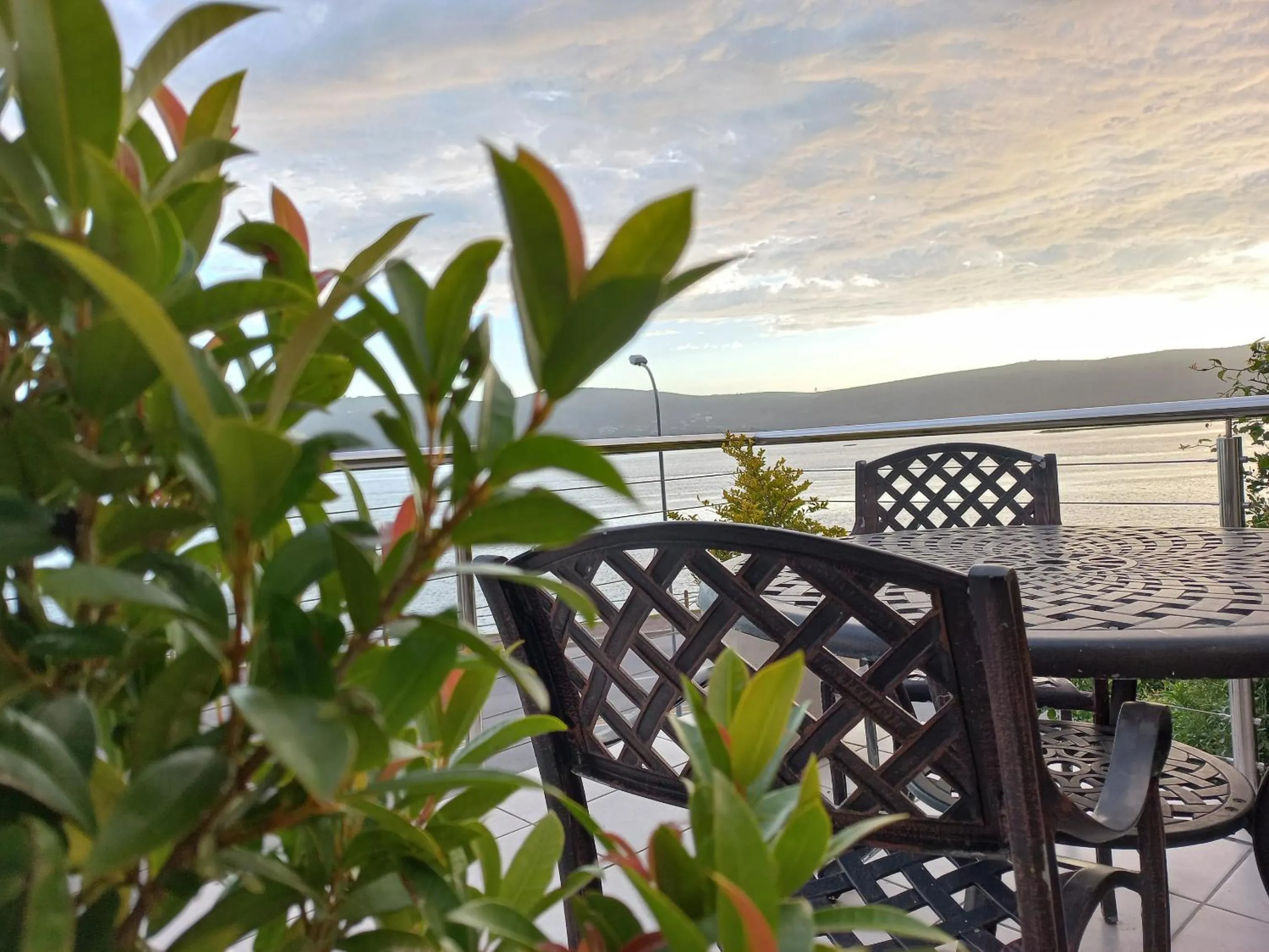 Lake view in Phoenix Lodge and Waterside Accommodation