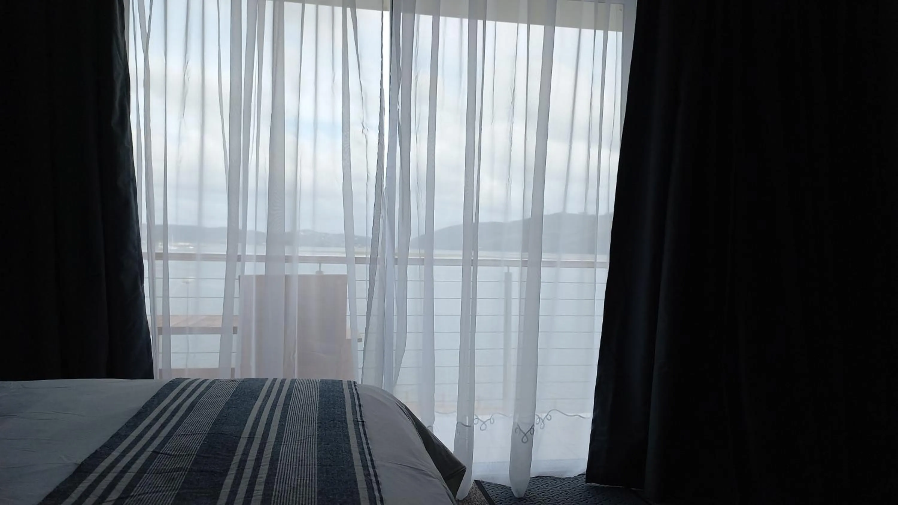 Bedroom, Bed in Phoenix Lodge and Waterside Accommodation