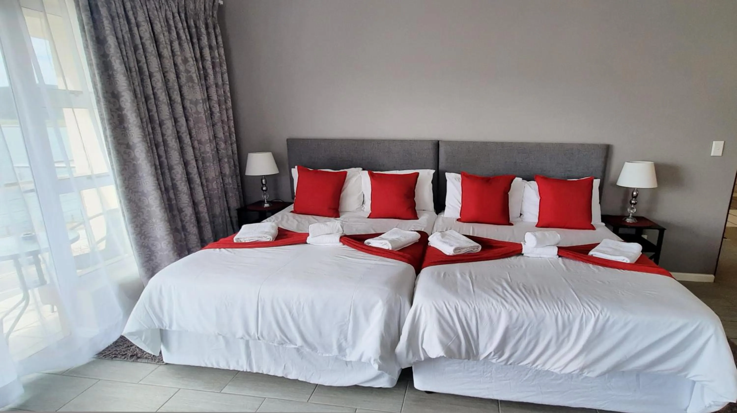 Bed in Phoenix Lodge and Waterside Accommodation