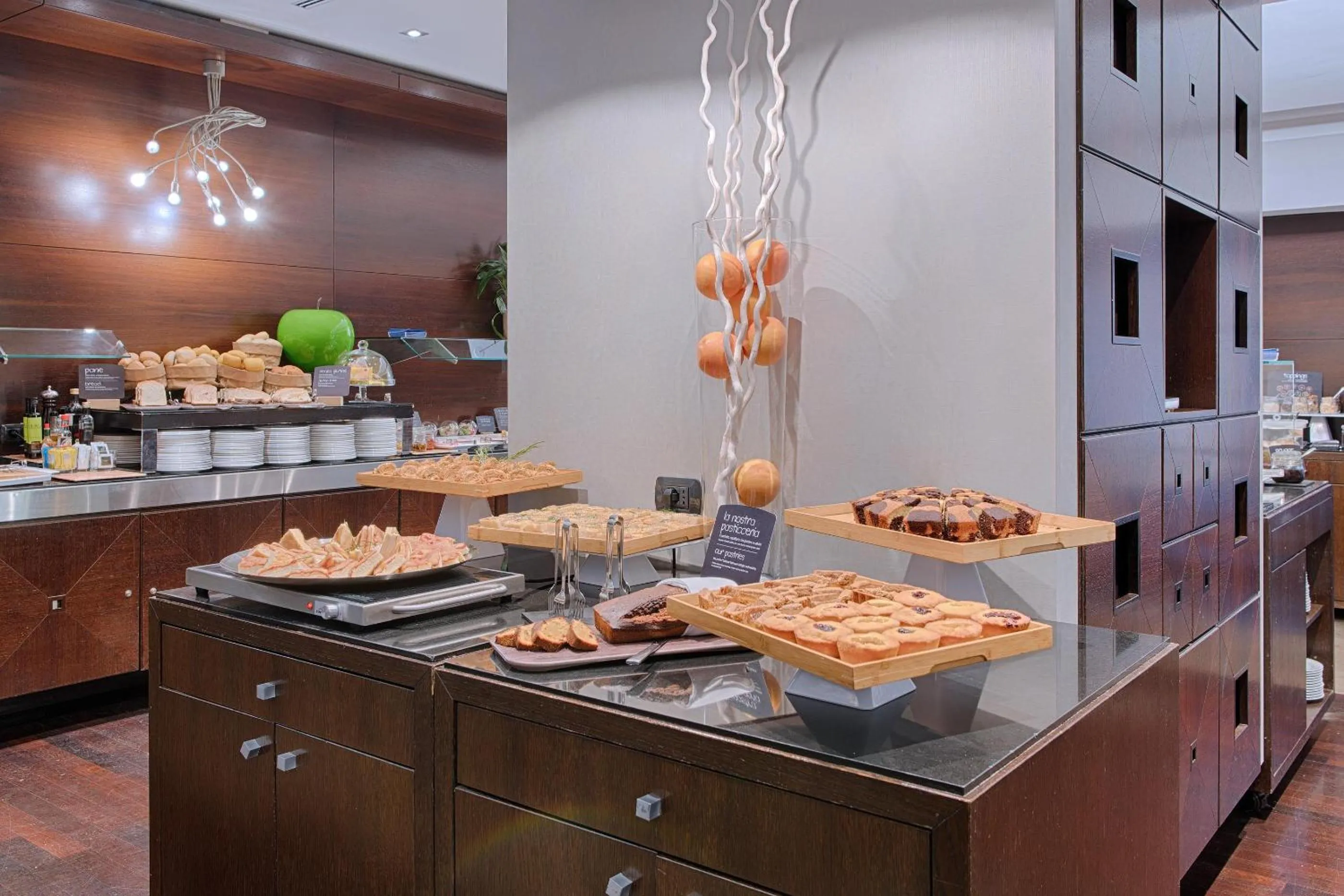 Breakfast in NH Milano 2 Residence