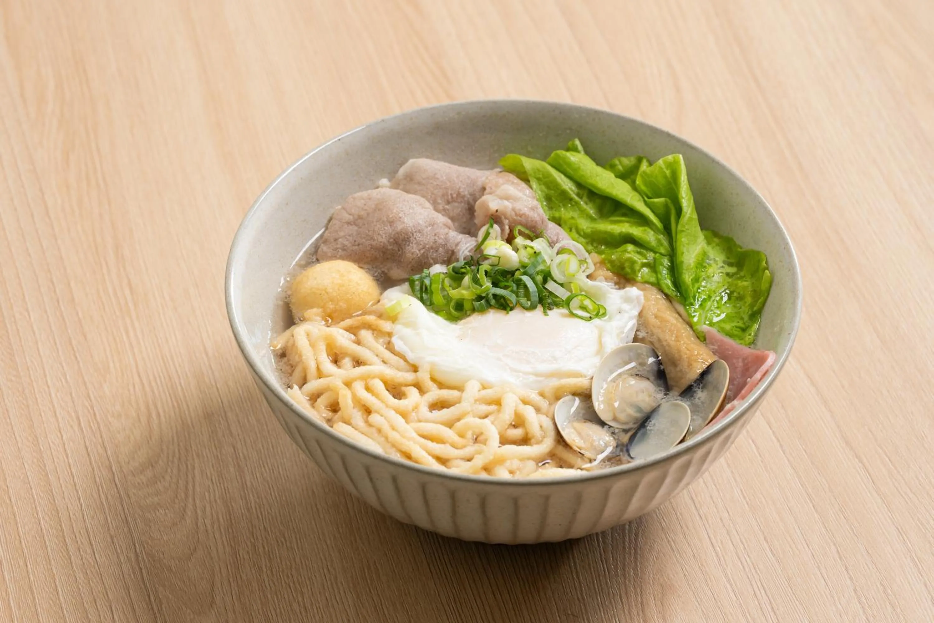 Food and drinks in Holland Village Motel