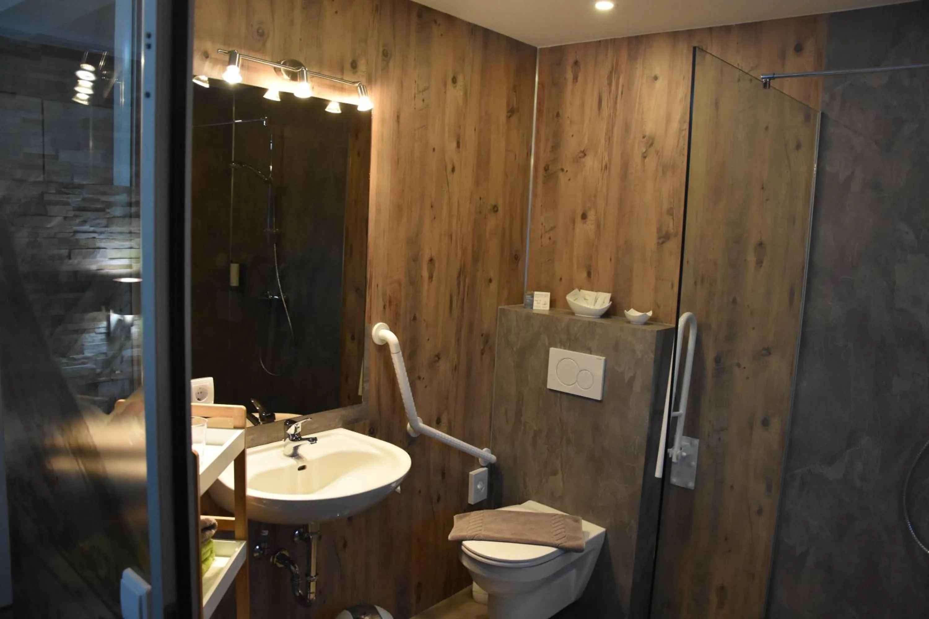 Bathroom in Landhotel Anna