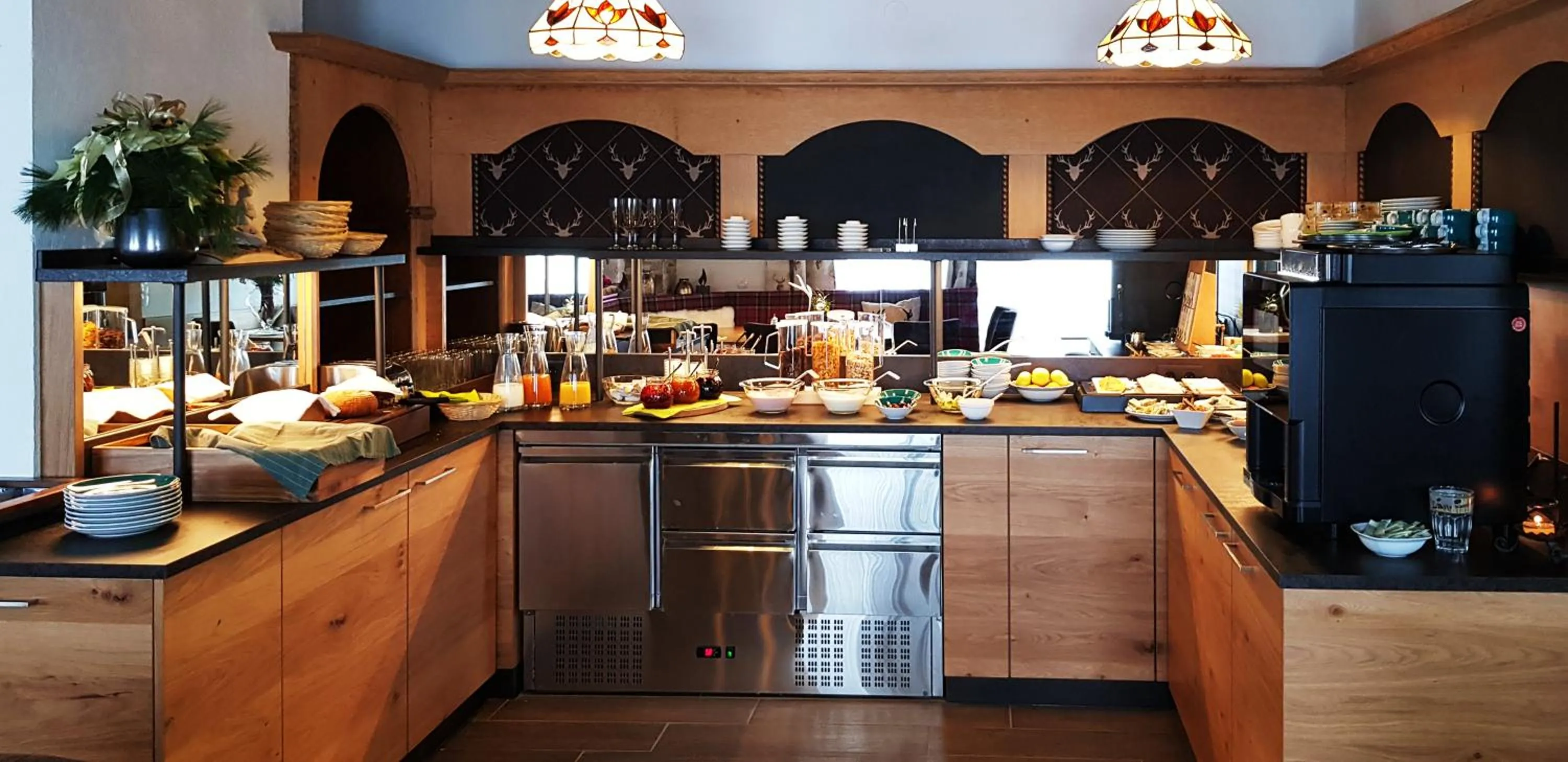 Restaurant/places to eat in Landhotel Anna