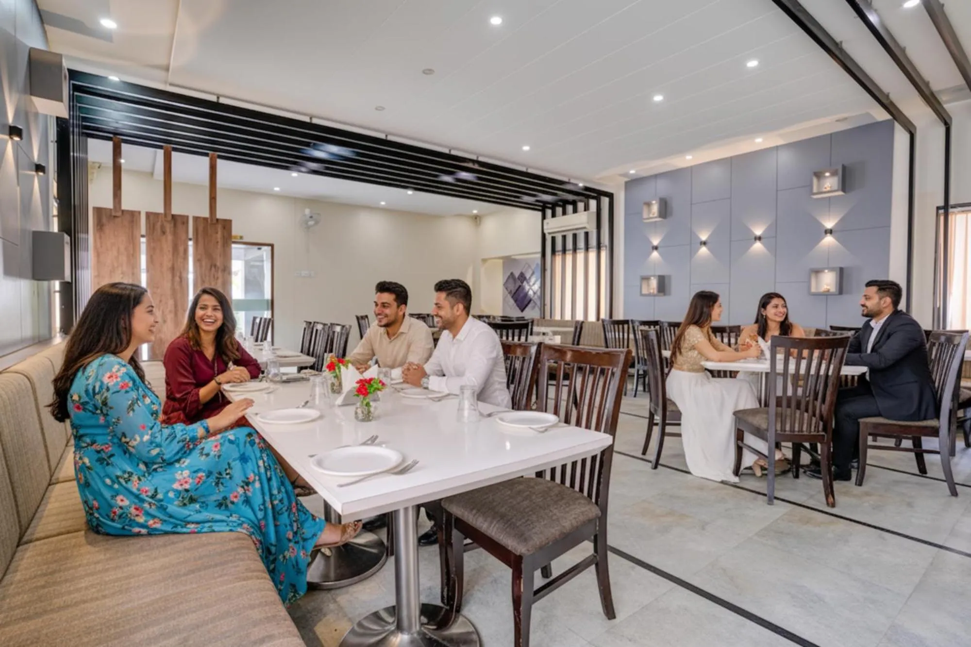 Restaurant/places to eat in Via Heritage Palace - CIDCO Bus Stand