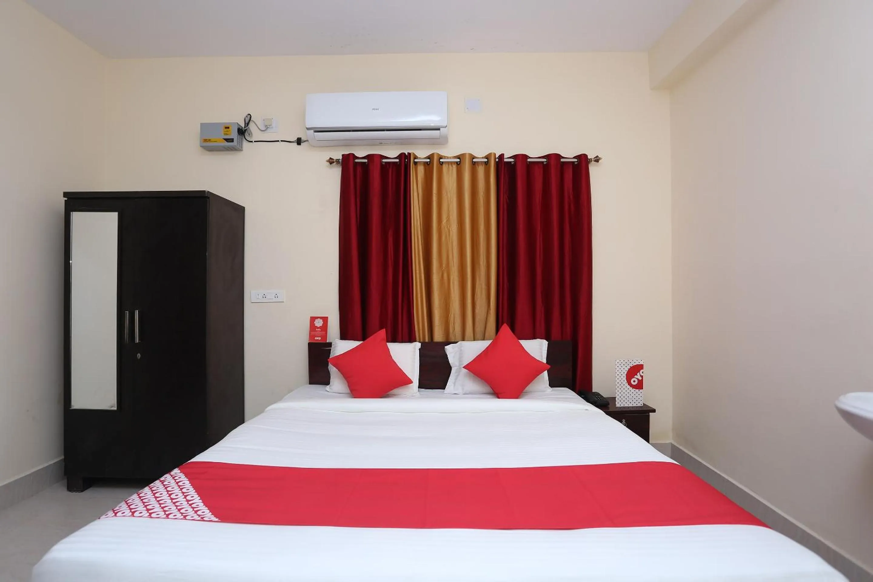 Bedroom, Bed in Hotel O Moonlight