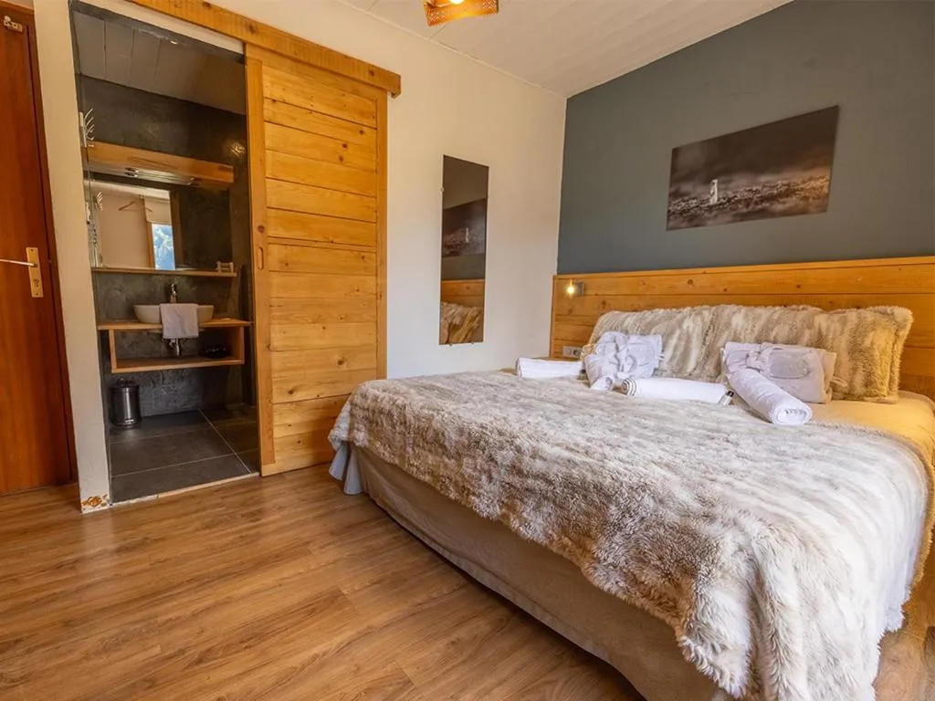 Bed in L'Hermine Blanche