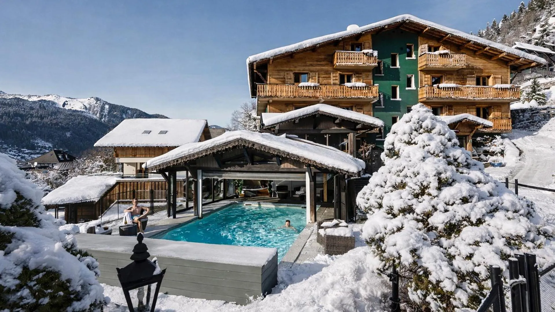 Property building in L'Hermine Blanche