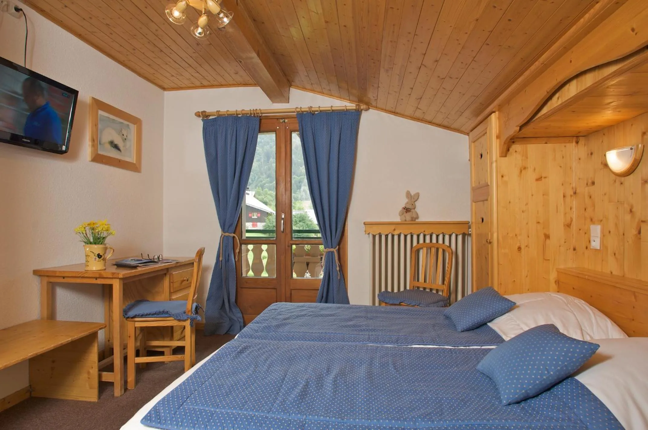 Bed in L'Hermine Blanche