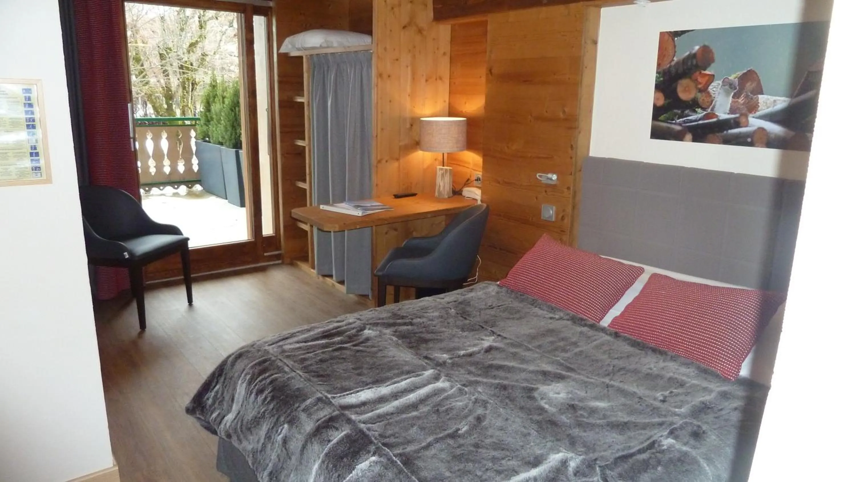 Day, Bed in L'Hermine Blanche