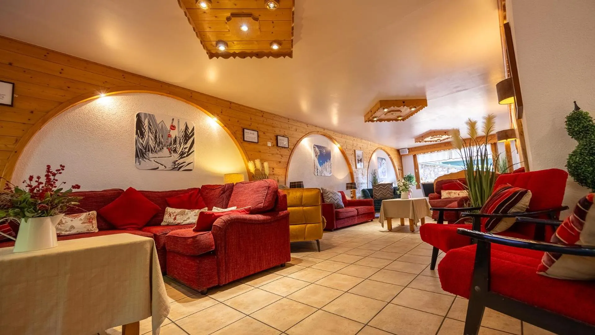 Lounge or bar in L'Hermine Blanche