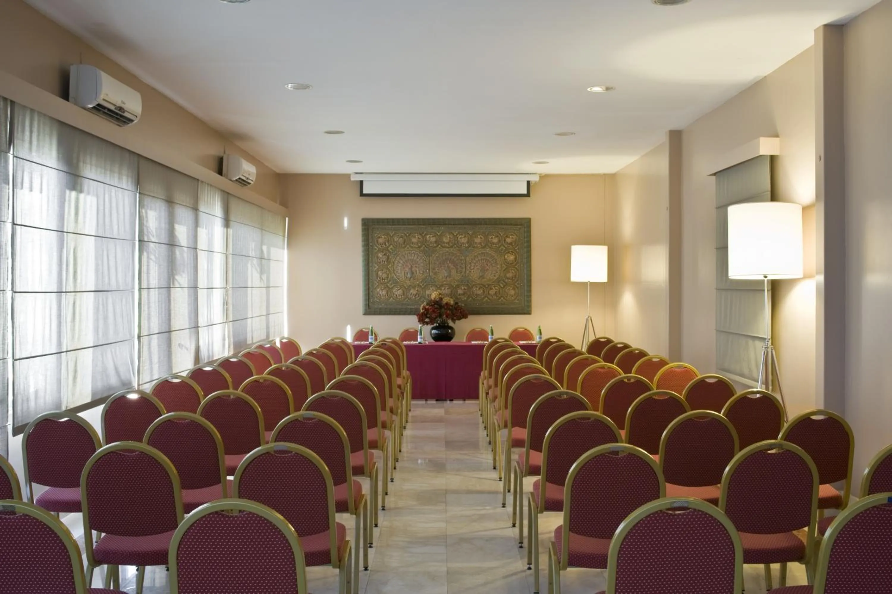 Business facilities in Ambasciatori Place Hotel