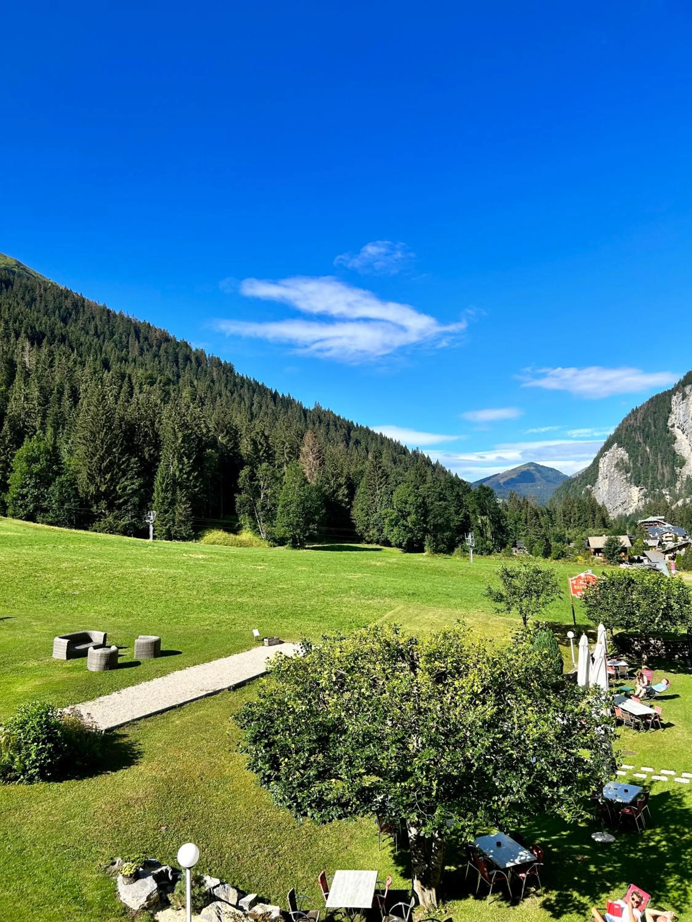 Natural landscape in Hameau des Prodains - Hôtel