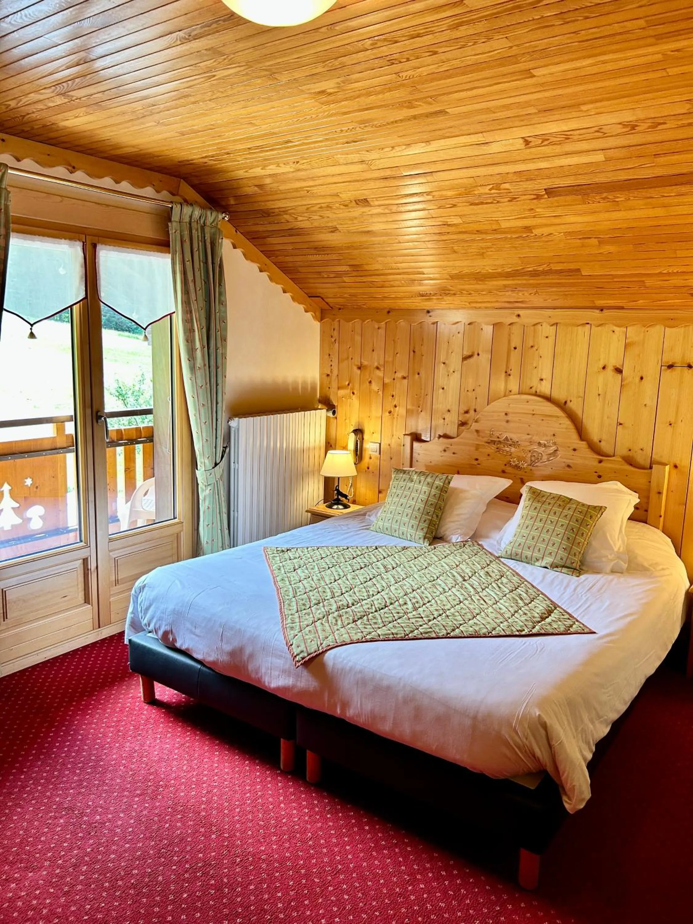 Bedroom, Bed in Hameau des Prodains - Hôtel