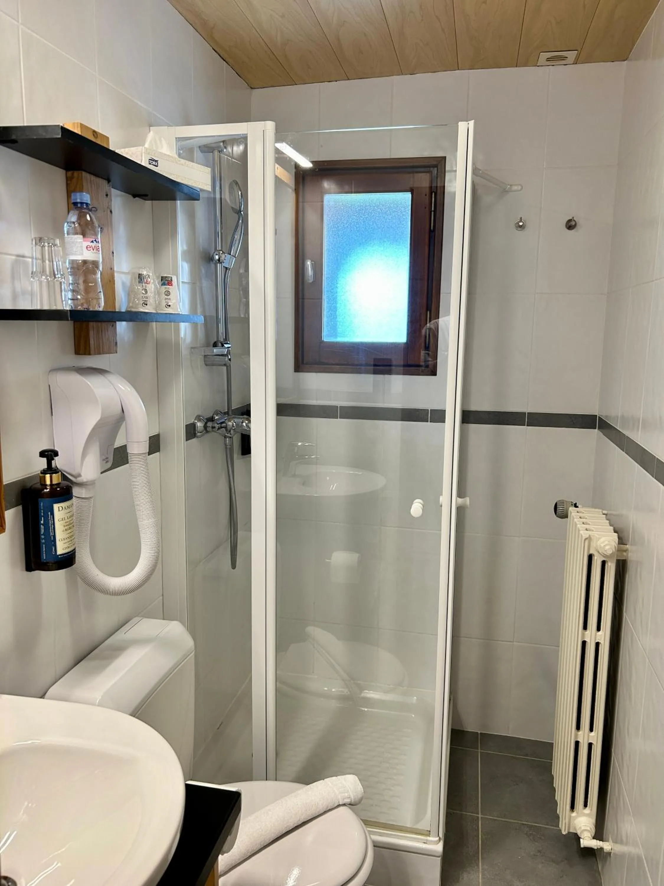 Bathroom in Hameau des Prodains - Hôtel