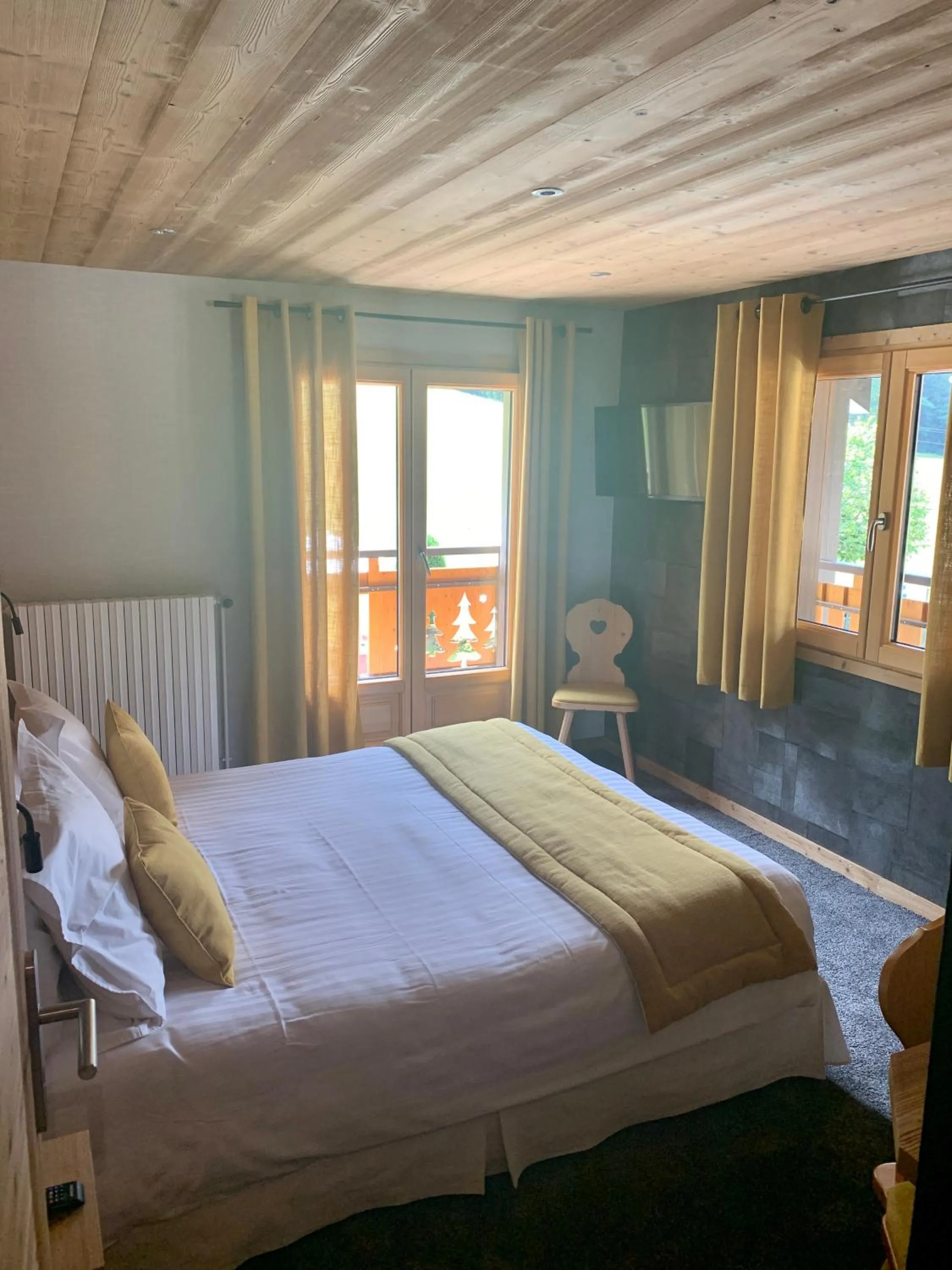 Bedroom, Bed in Hameau des Prodains - Hôtel