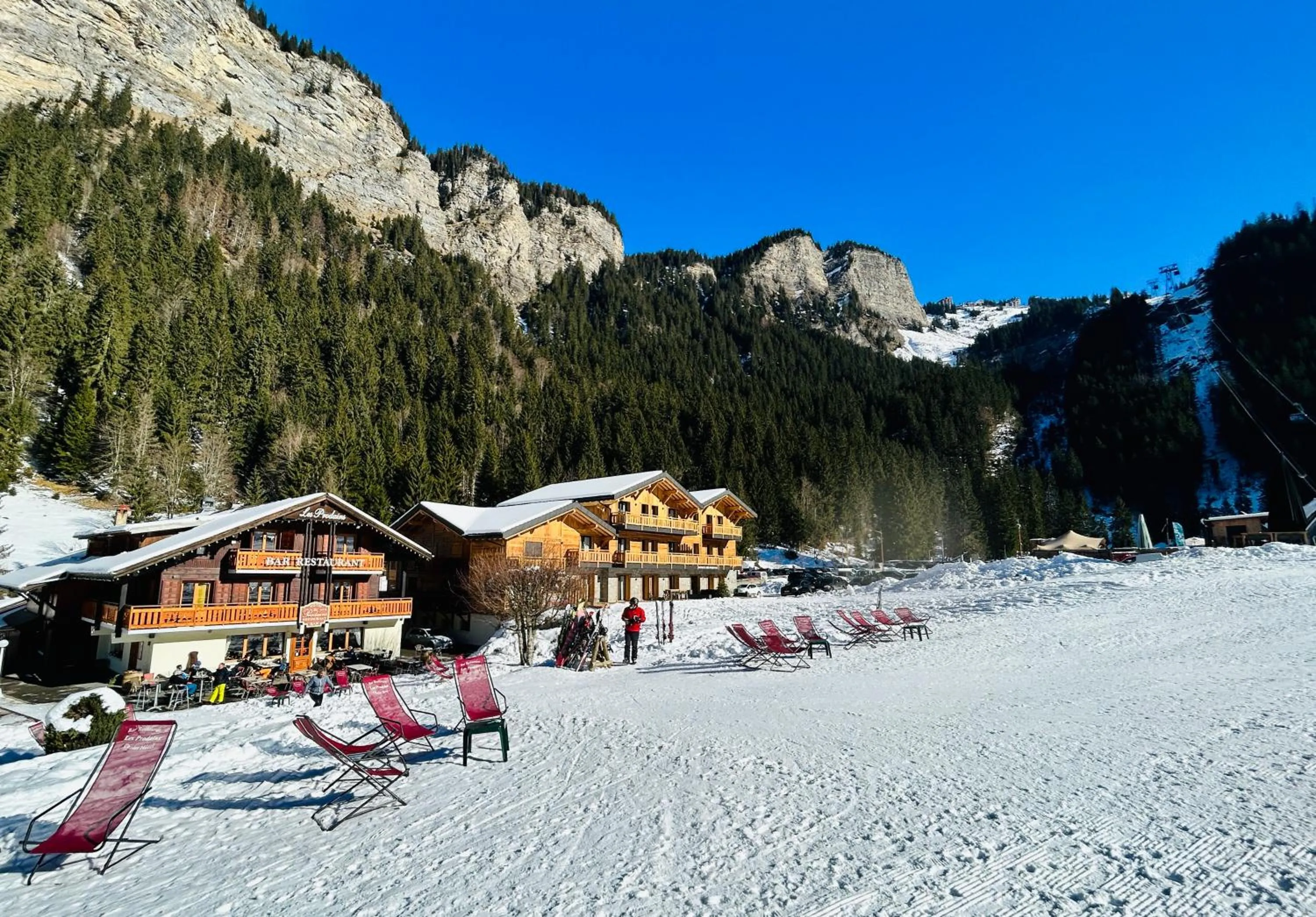 Property building in Hameau des Prodains - Hôtel