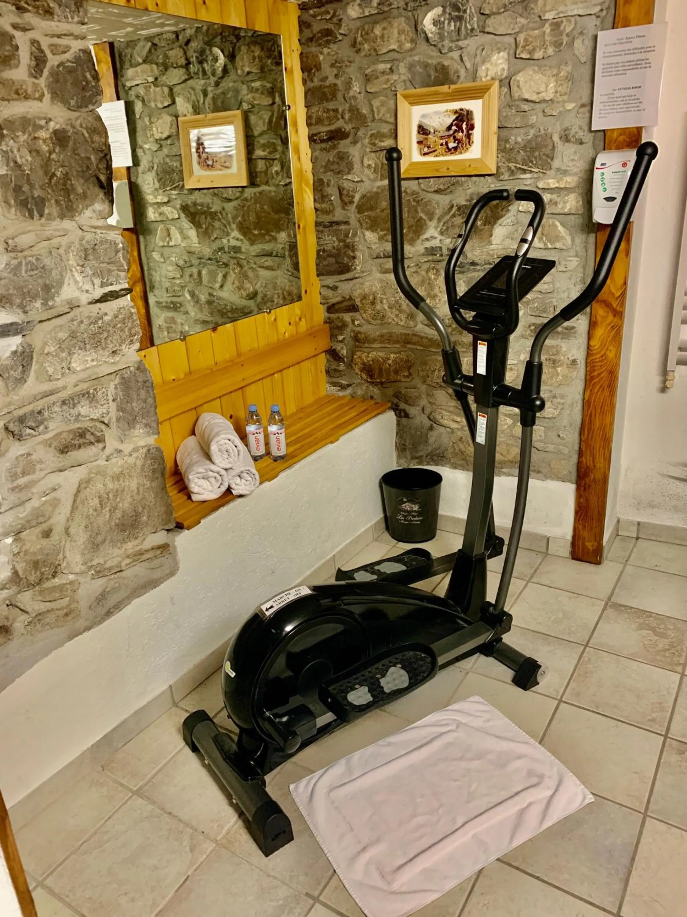 Fitness centre/facilities in Hameau des Prodains - Hôtel