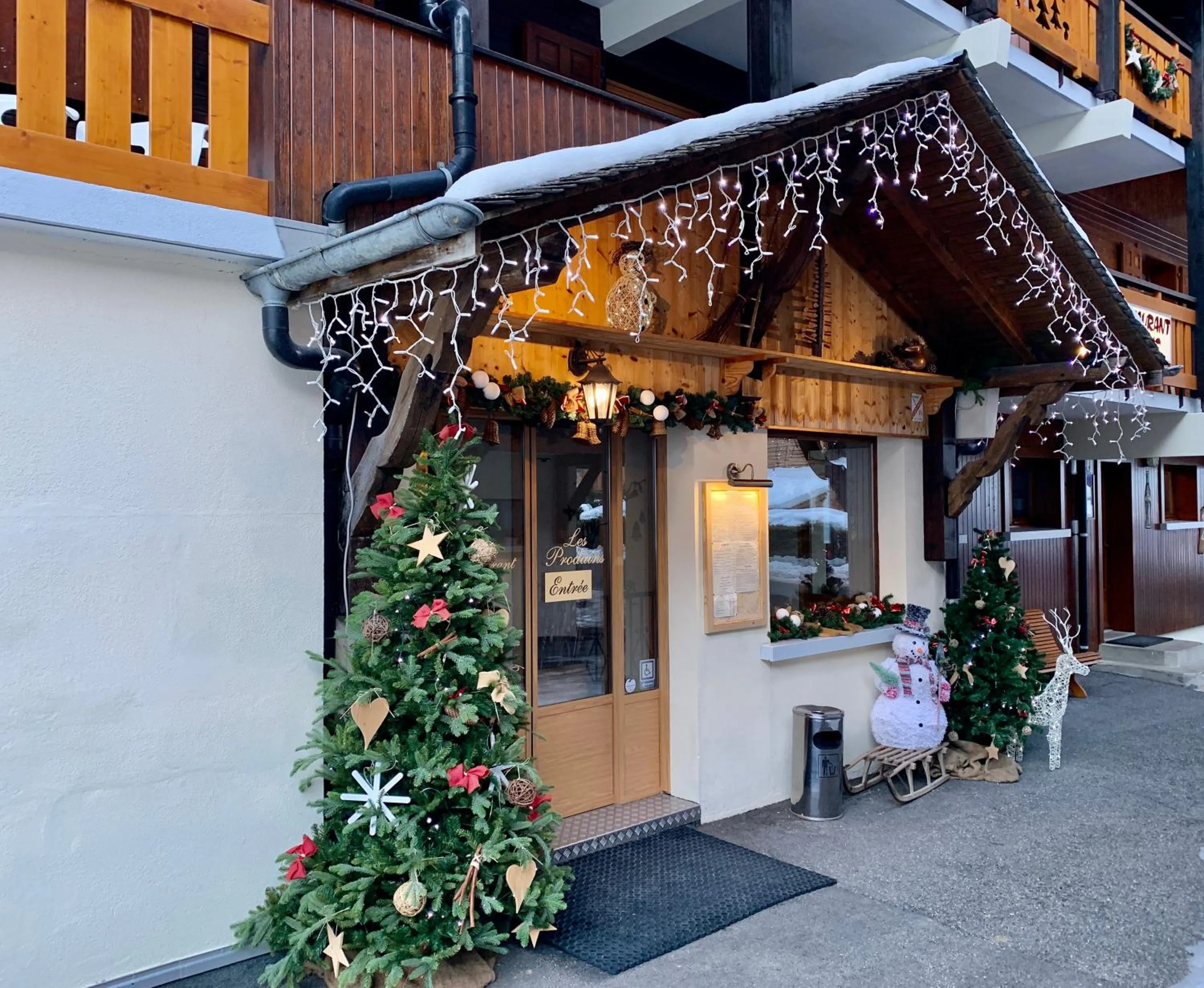 Facade/entrance in Hameau des Prodains - Hôtel