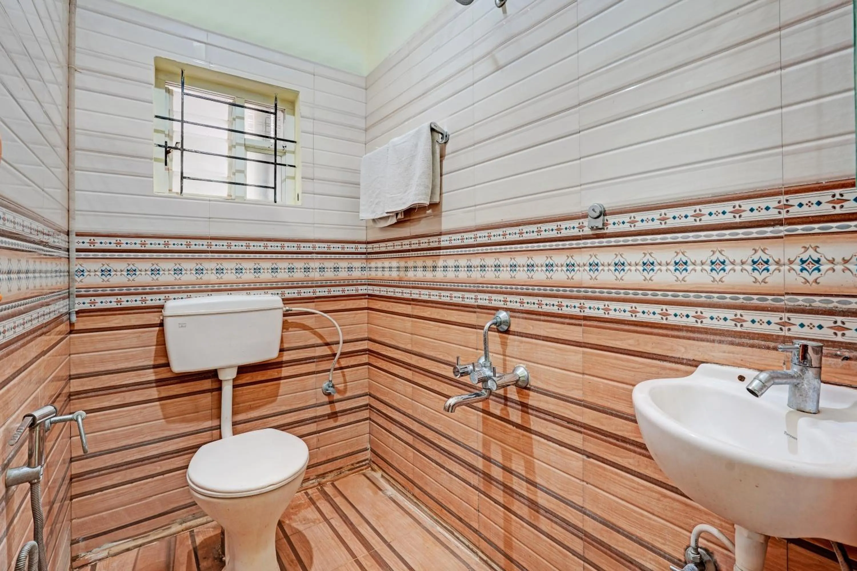 Bathroom in Hotel O New Shelton Suites