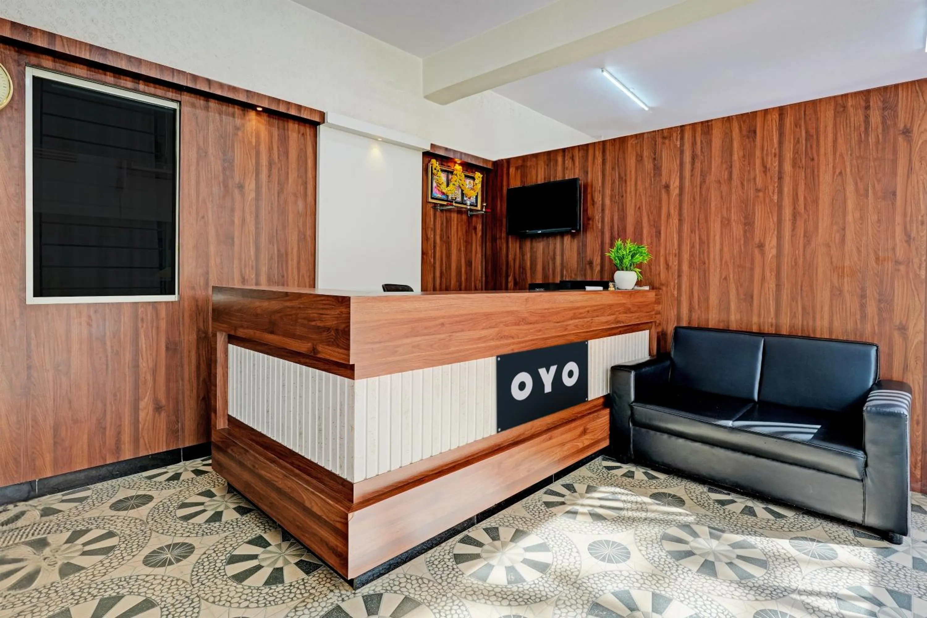 Lobby or reception in Hotel O New Shelton Suites