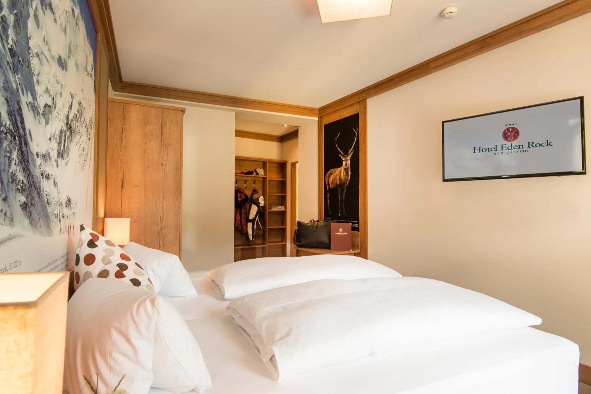 Photo of the whole room, Bed in Hotel Eden Rock