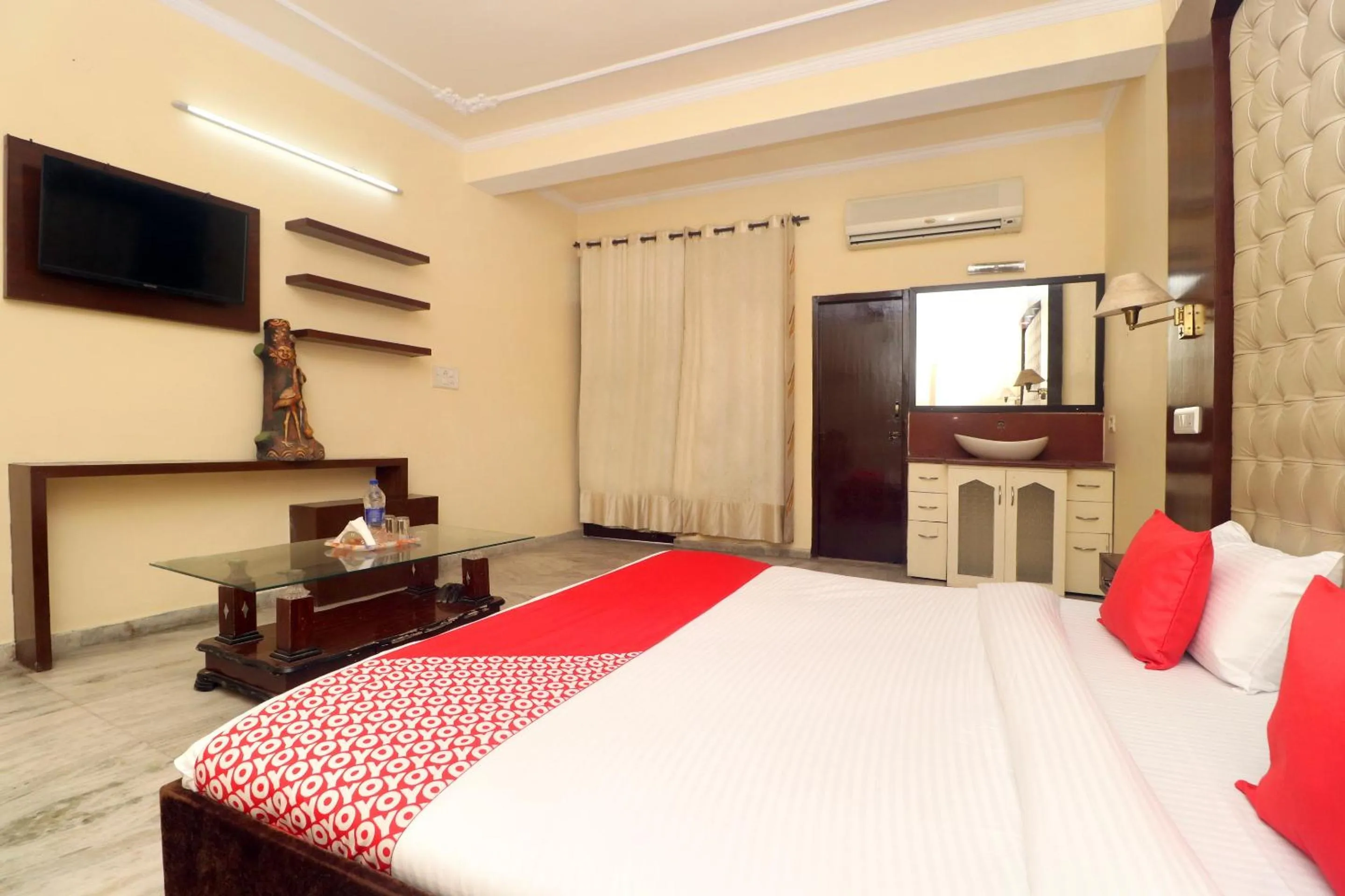 Lobby or reception in Hotel O Simran