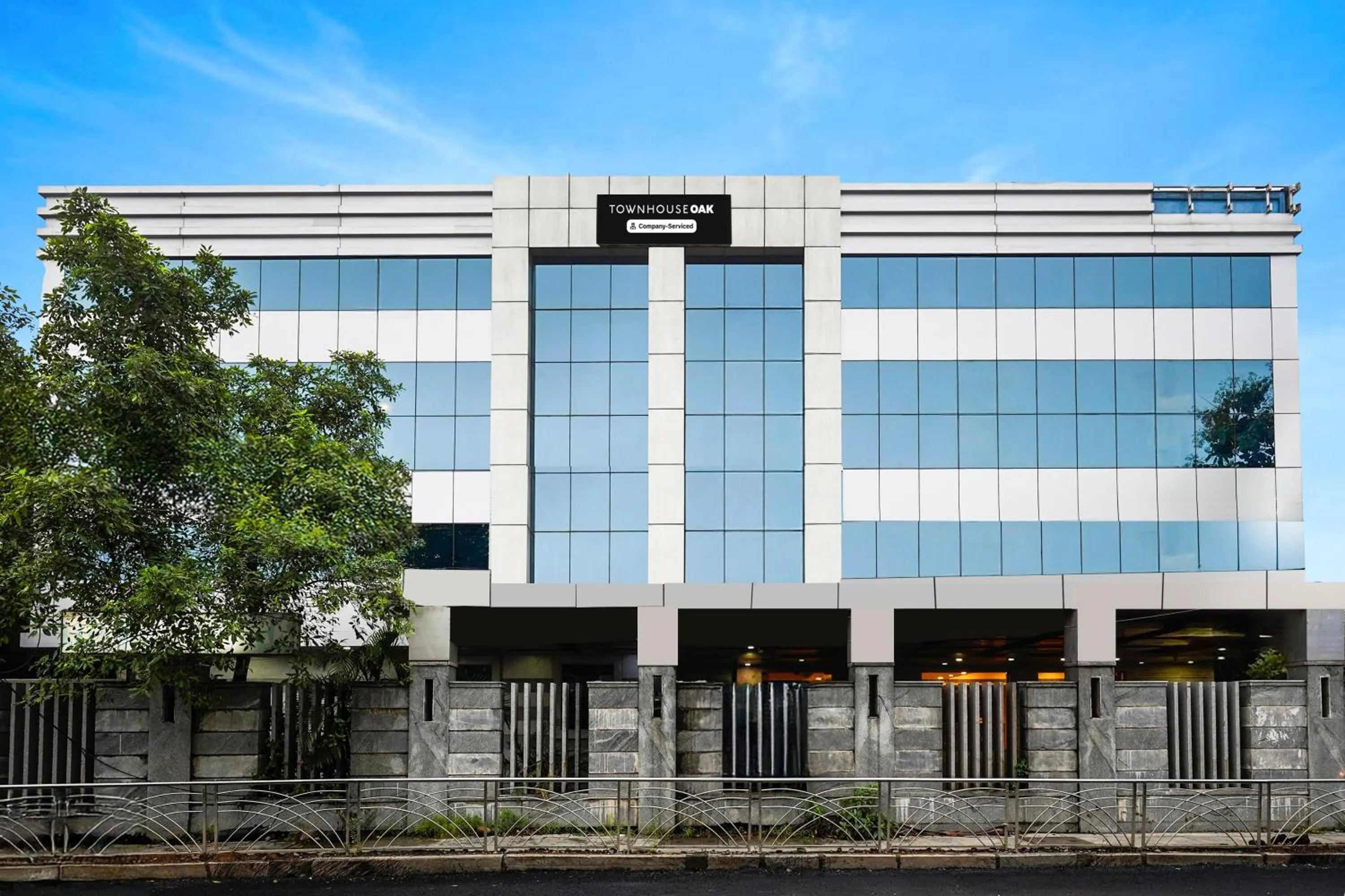 Facade/entrance in Super Townhouse Oak Alandur Near Chennai Airport Formerly Vijay Park