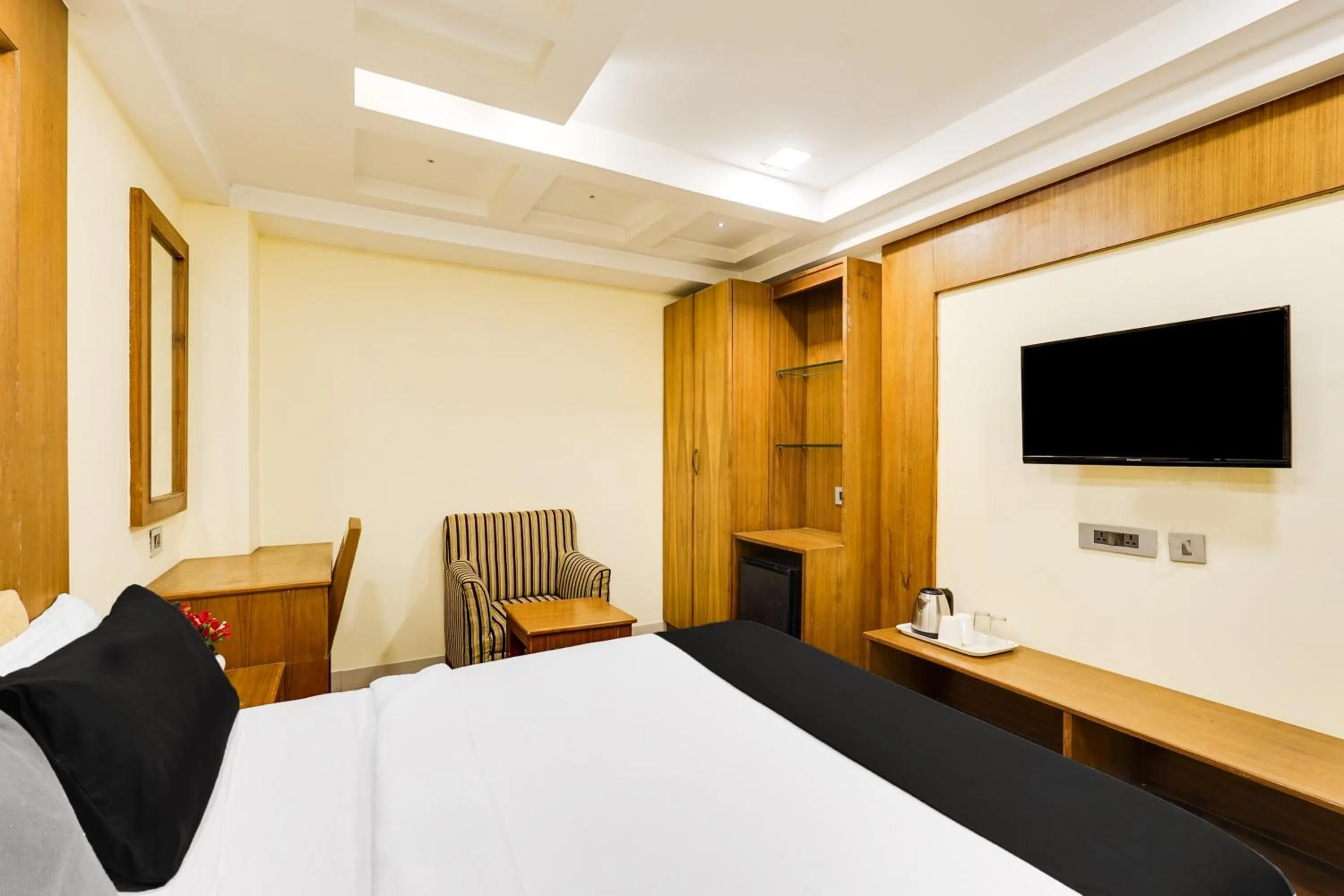 Bedroom, Bed in Super Townhouse Oak Alandur Near Chennai Airport Formerly Vijay Park