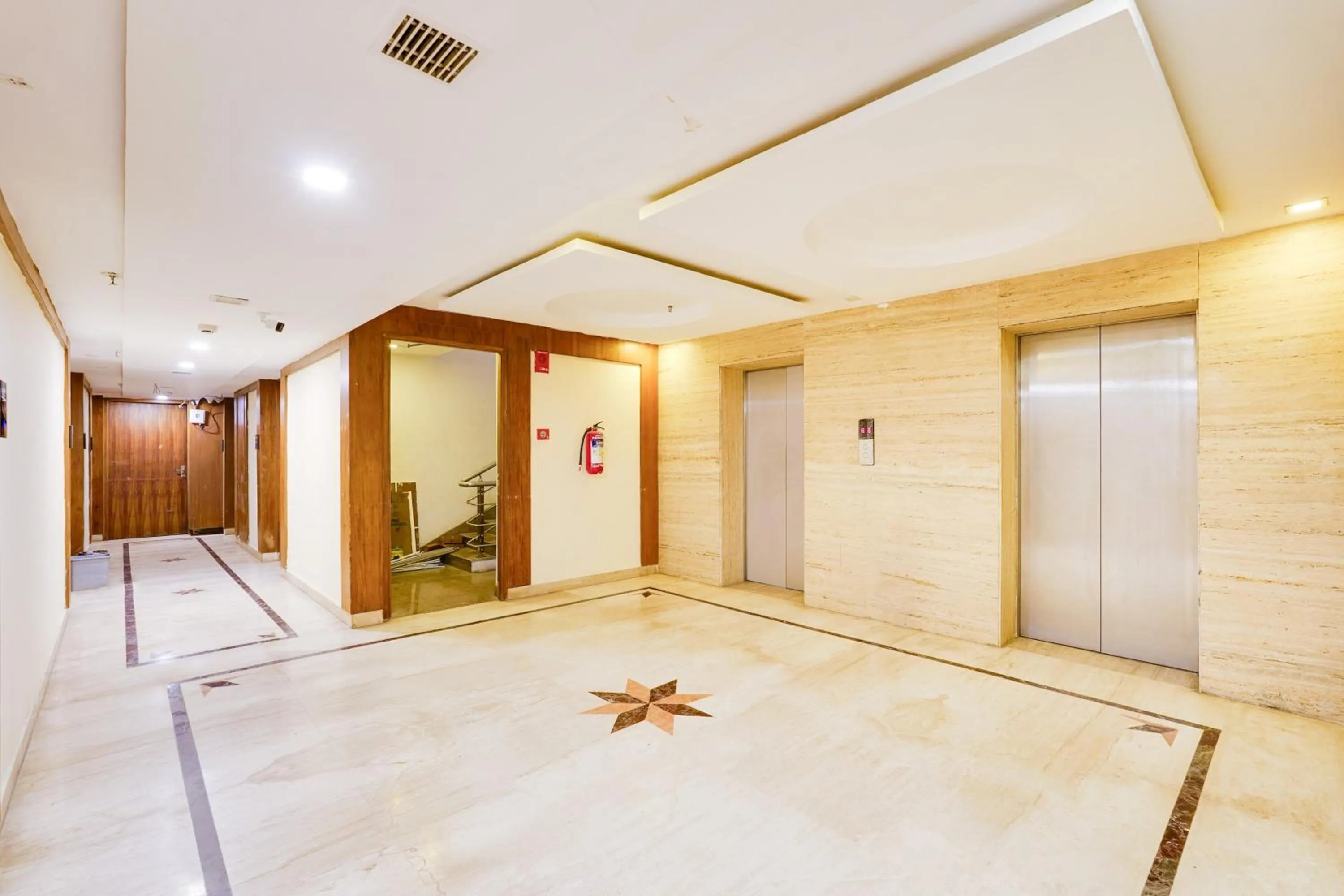 Other in Super Townhouse Oak Alandur Near Chennai Airport Formerly Vijay Park