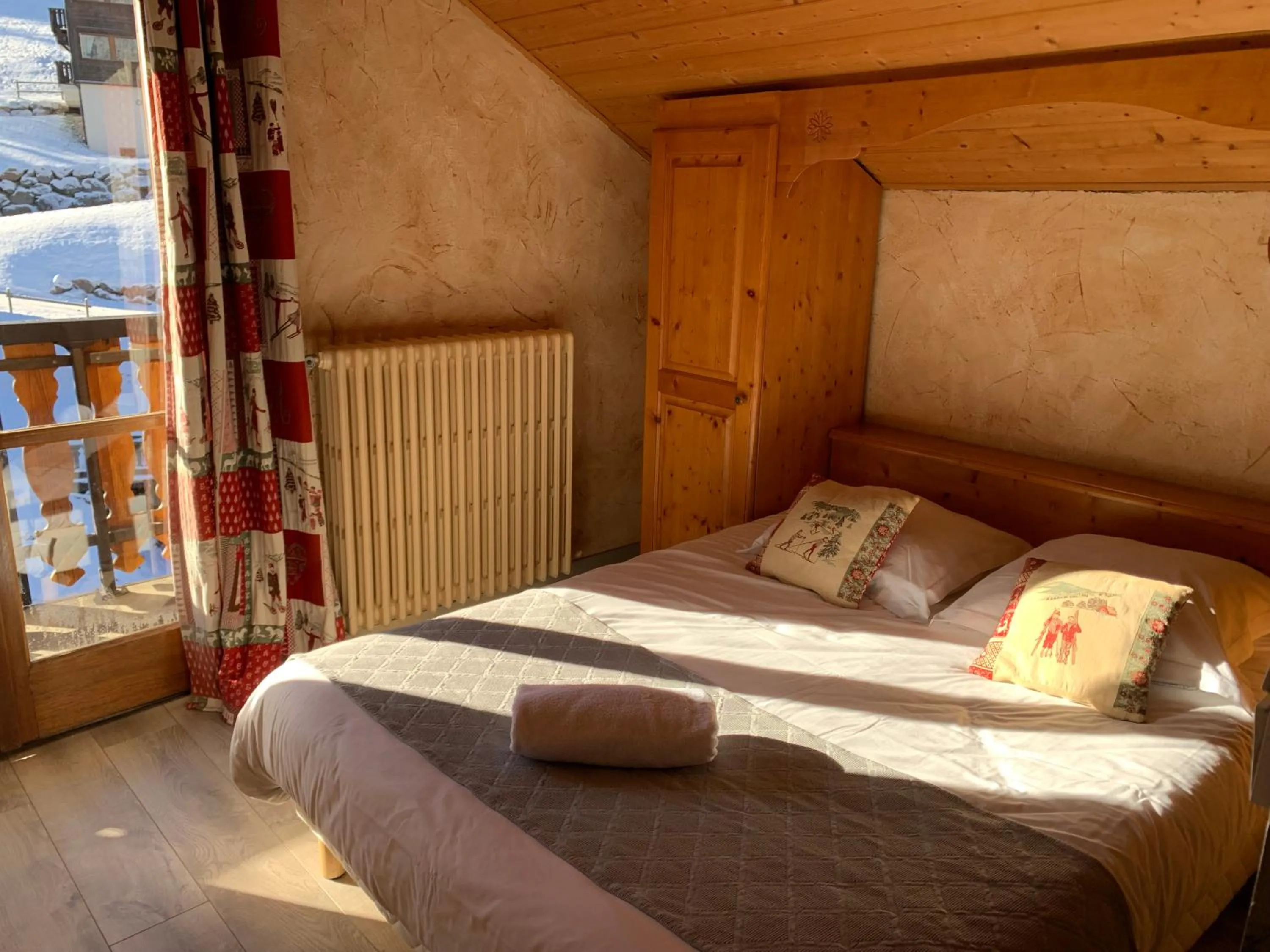 Bed in Hotel Le Concorde