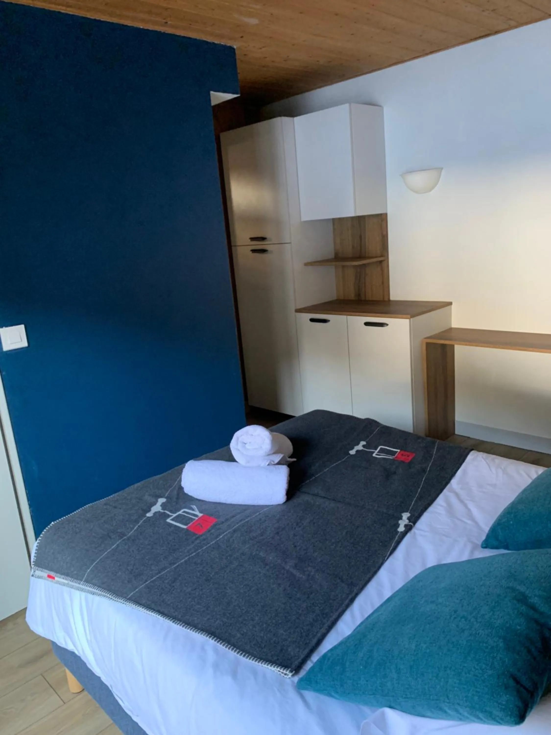 Bed in Hotel Le Concorde