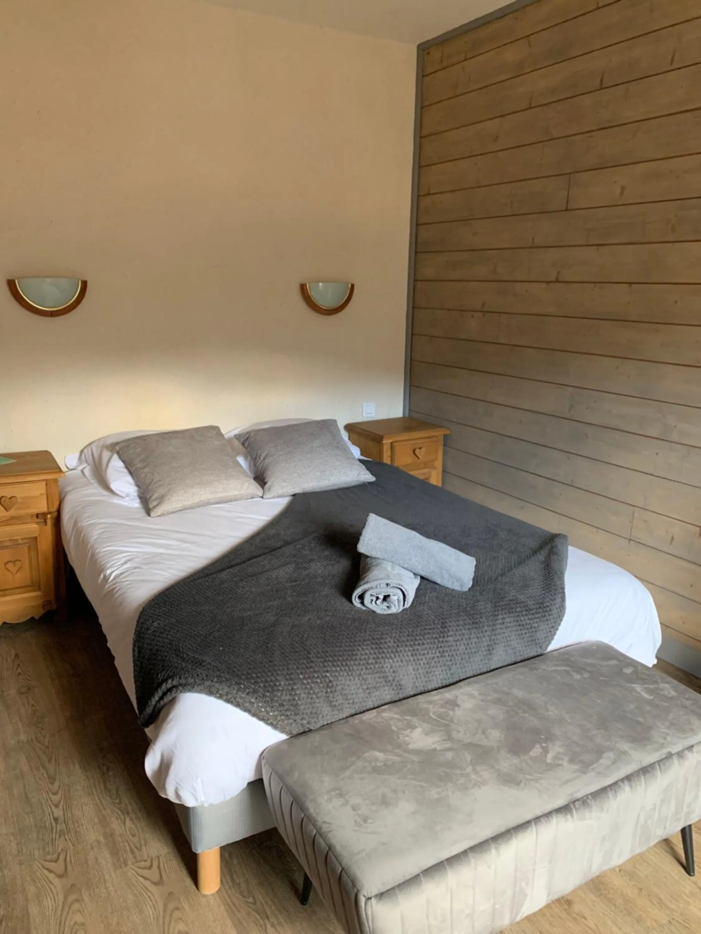 Bed in Hotel Le Concorde