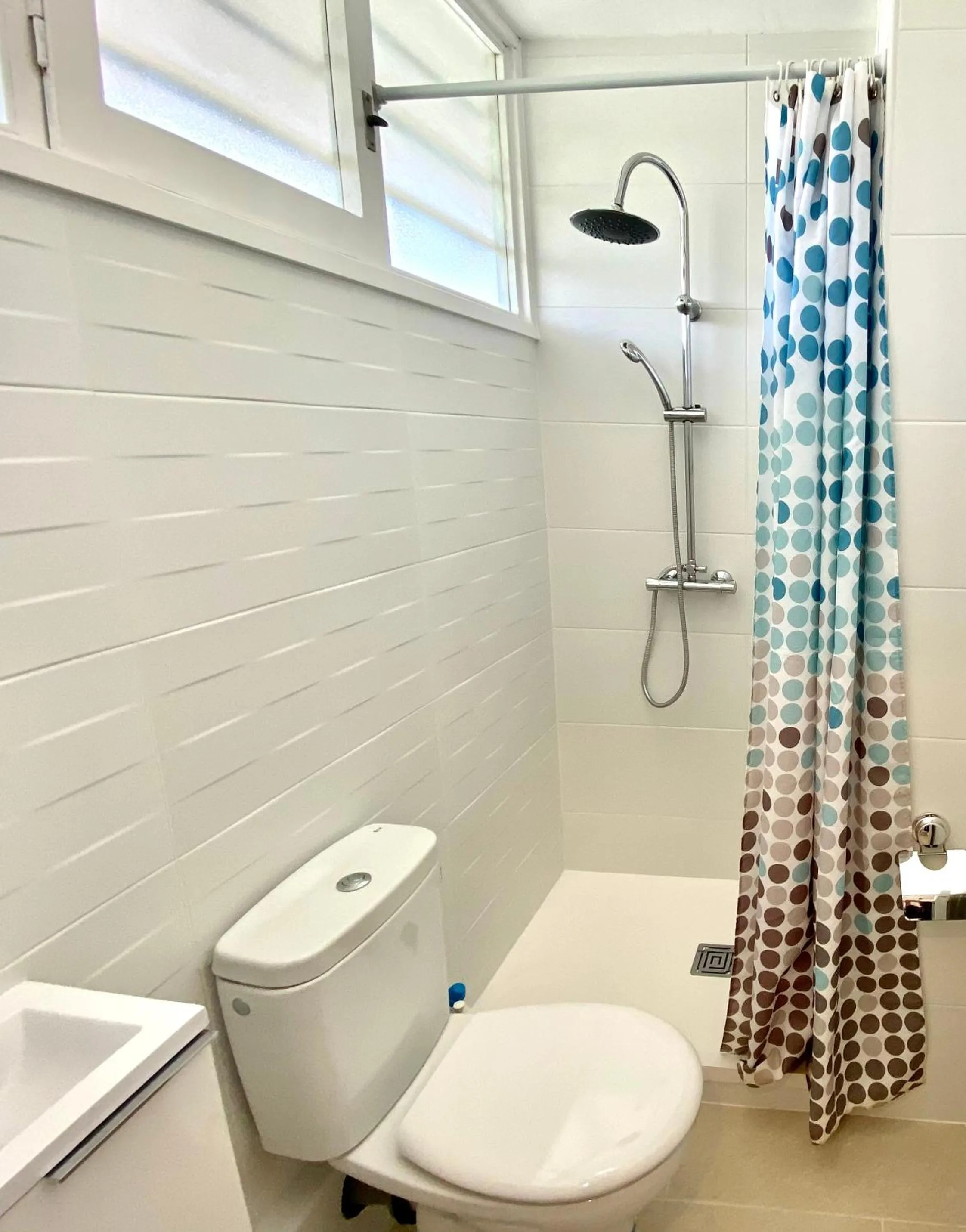 Shower in Sun pool duplex apartment by HLCLUB Agency