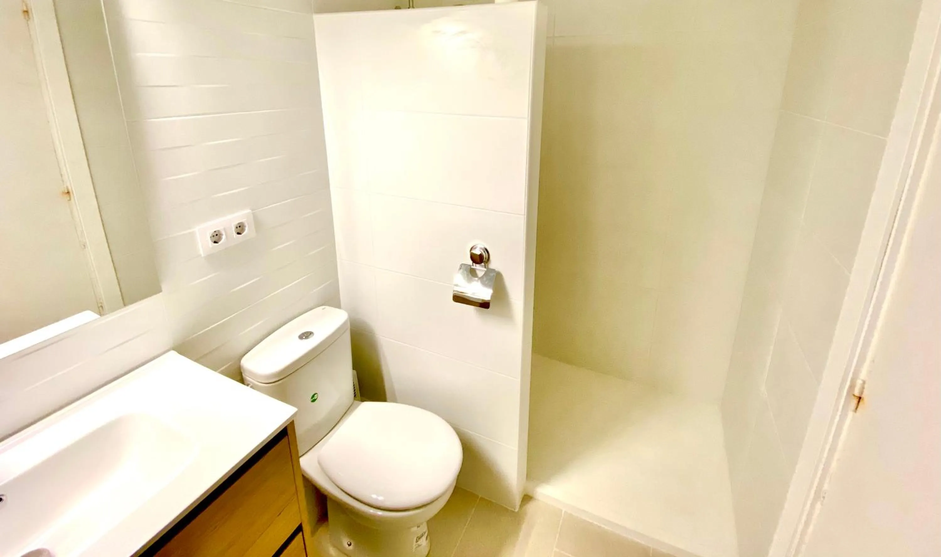 Shower in Sun pool duplex apartment by HLCLUB Agency