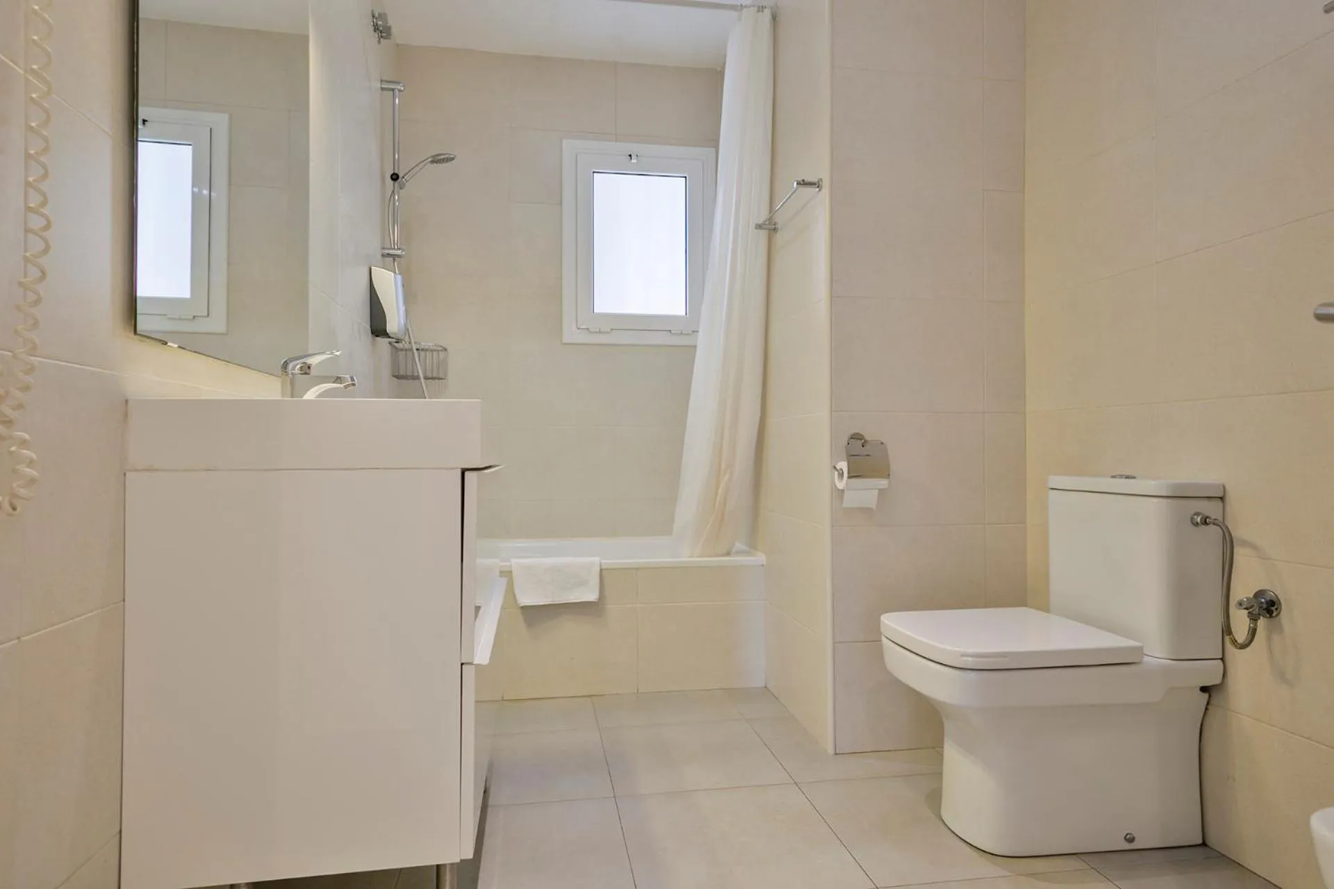 Bathroom in Stay Together Barcelona Apartments