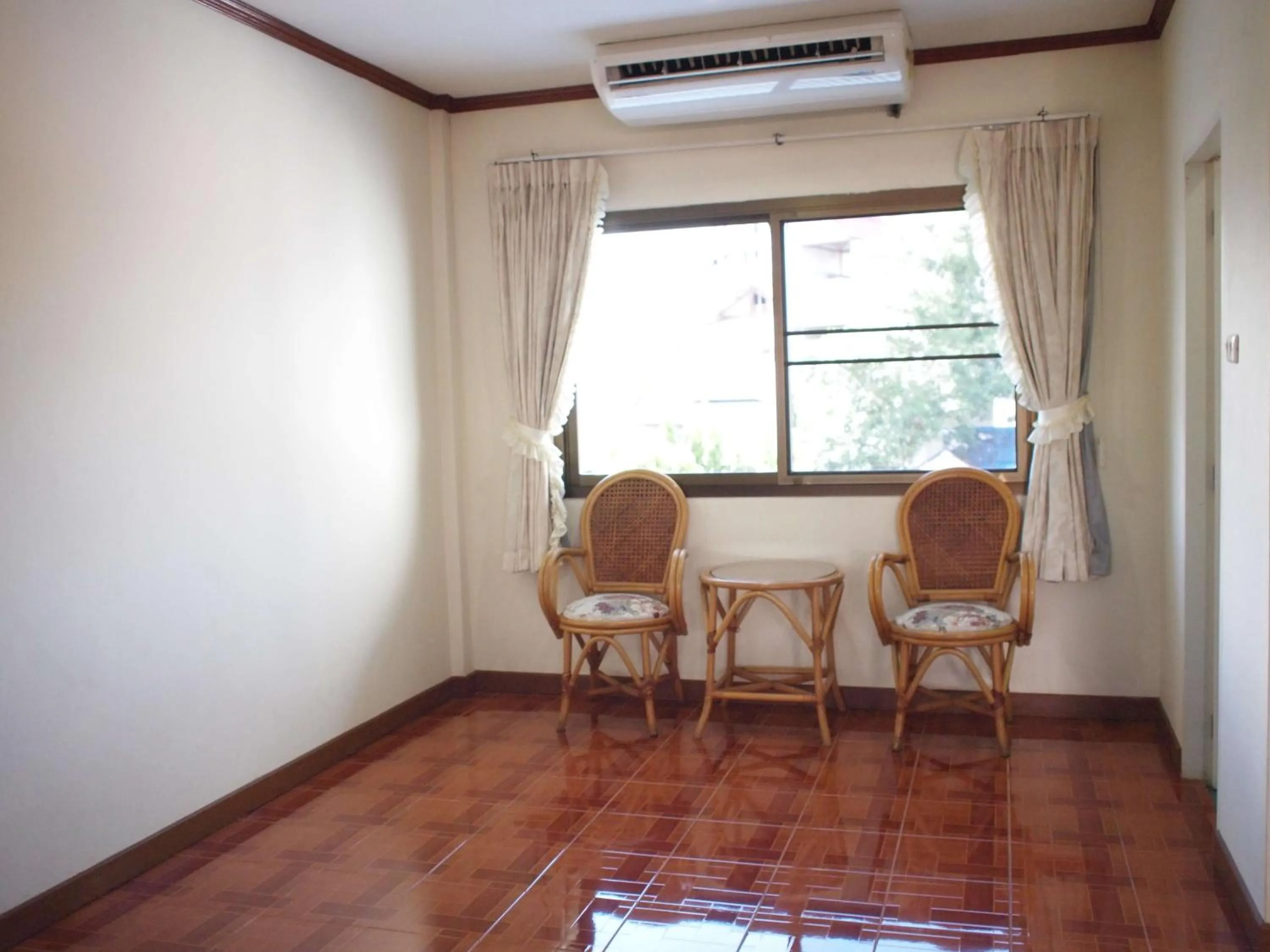 Seating area in Roongruang Hotel