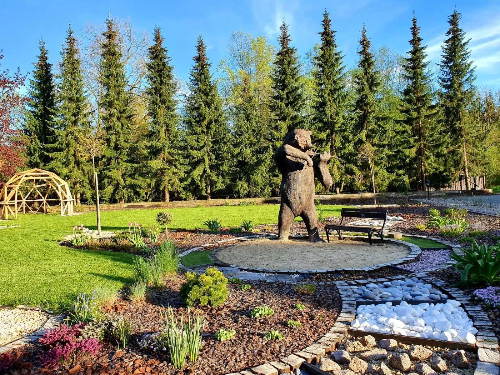 Spring in Niedźwiedzia Residence Garden Sauna