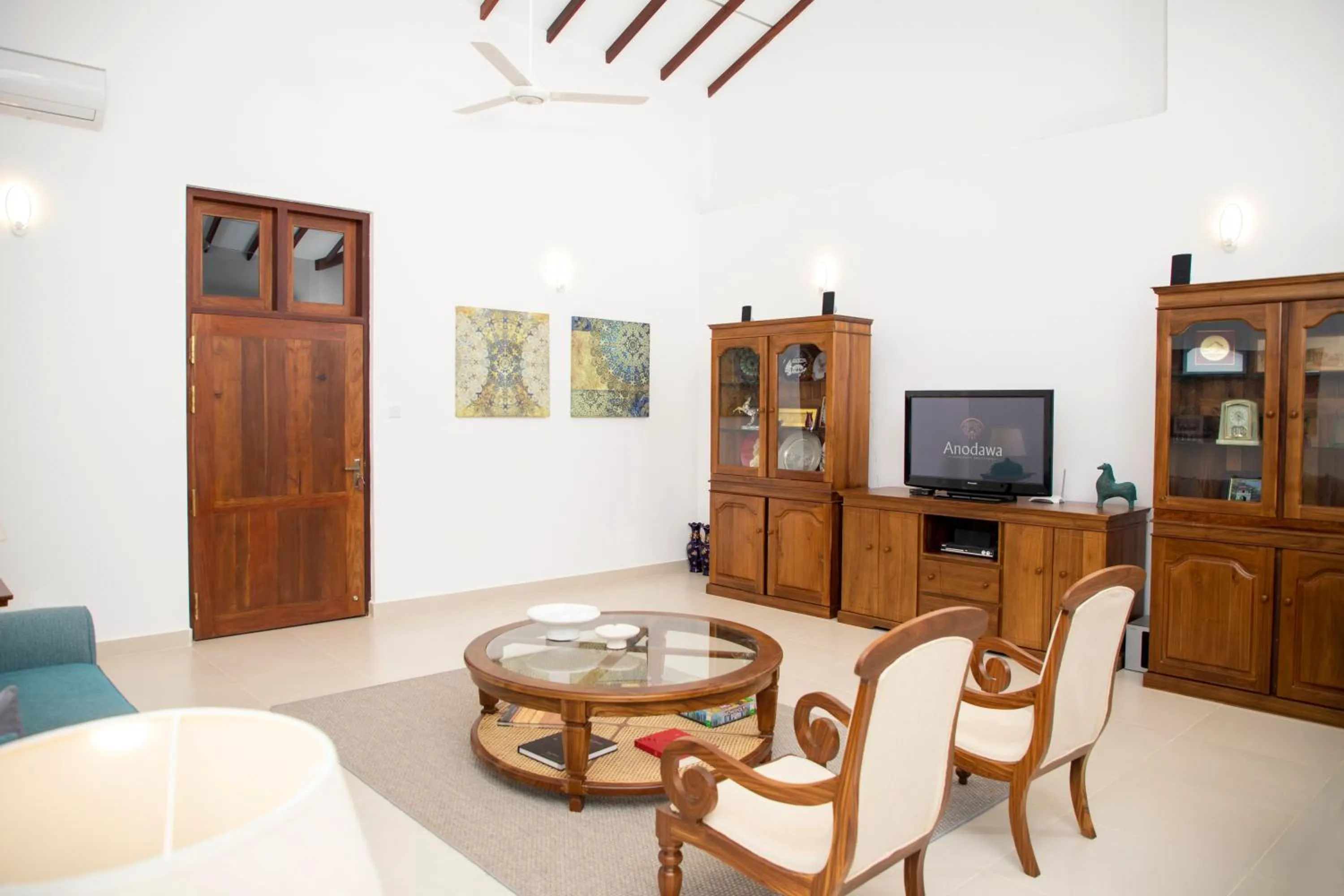 TV and multimedia in Anodawa Boutique Villa