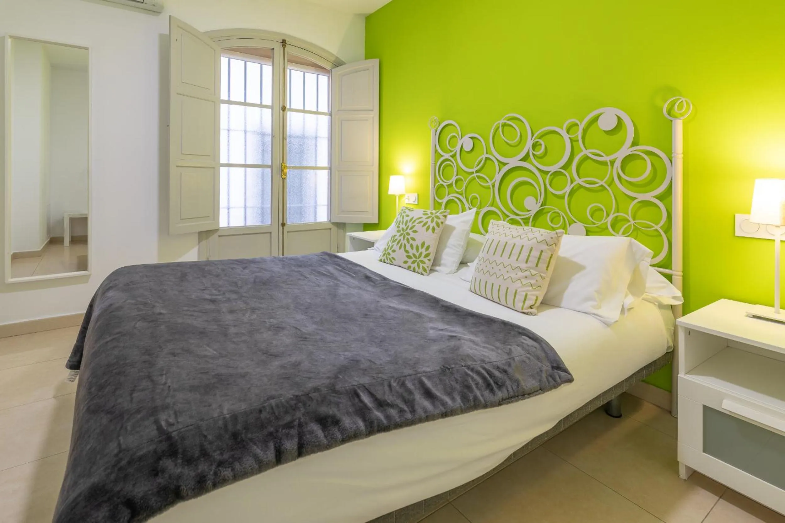 Bedroom, Bed in Reservaloen Plaza del Salvador