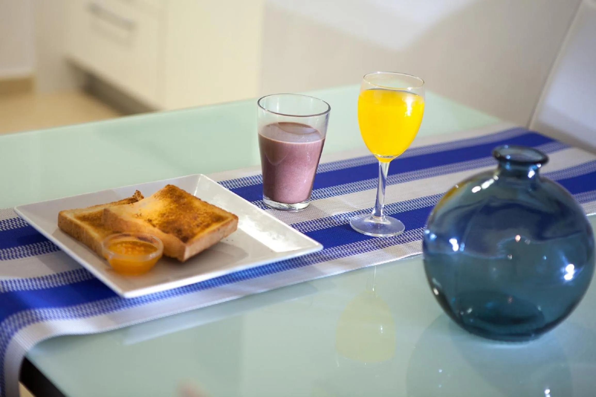 Food and drinks in Reservaloen Plaza del Salvador