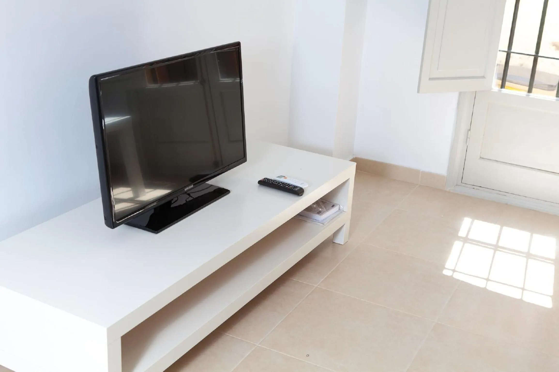 TV and multimedia in Reservaloen Plaza del Salvador