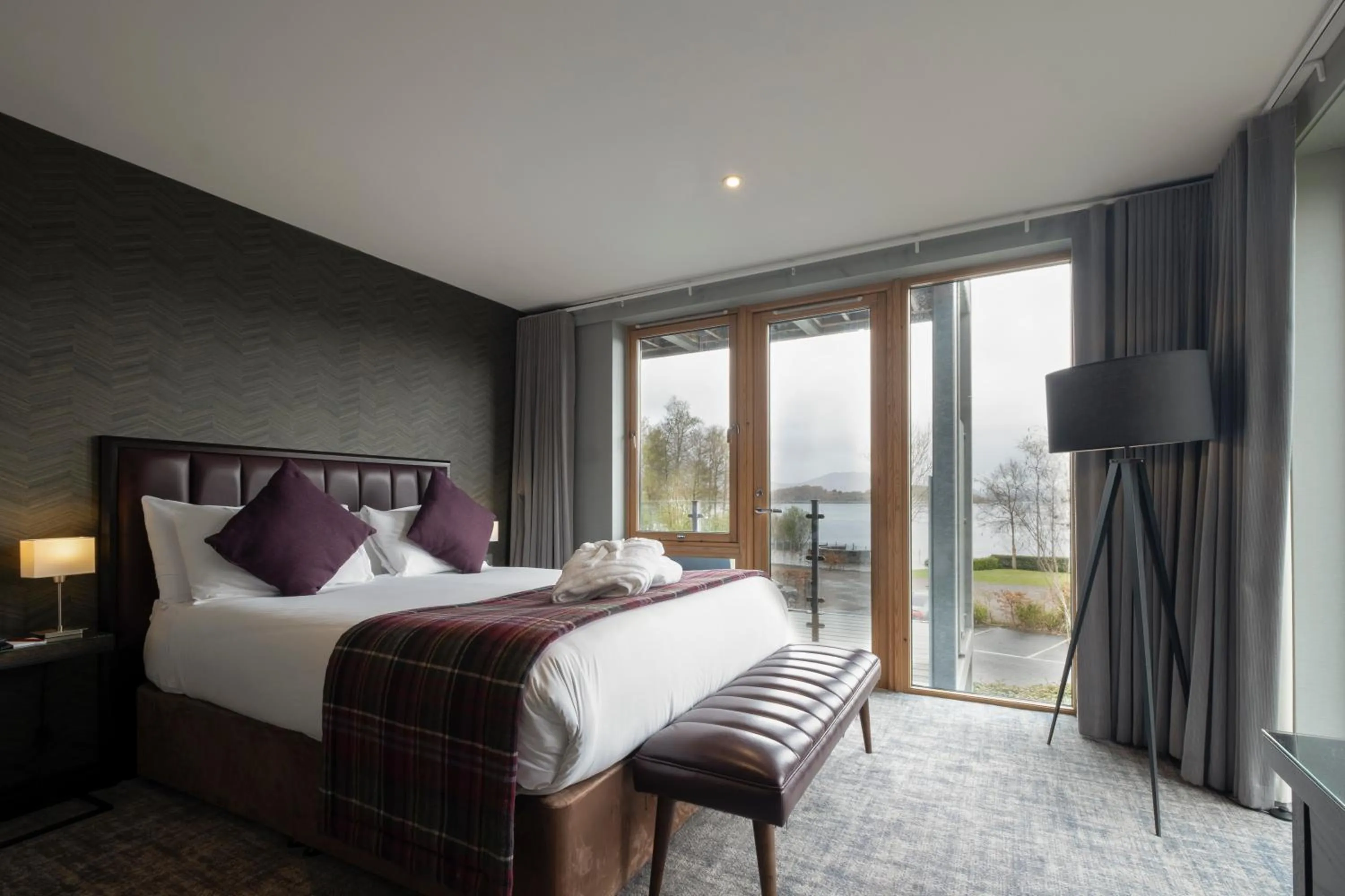 Bedroom, Bed in The Lodge On Loch Lomond Hotel