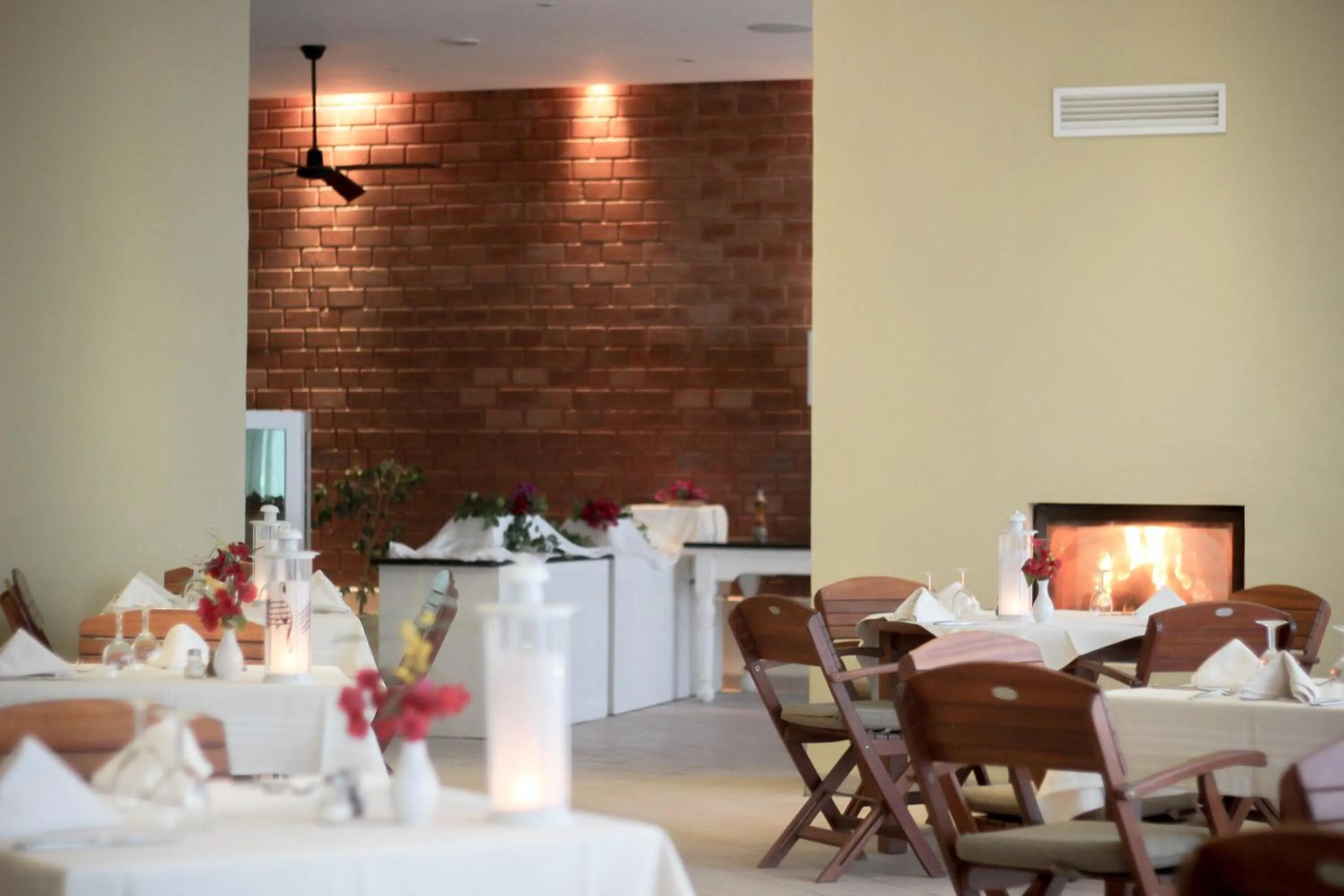 Restaurant/places to eat in Les Jardins de Toumana