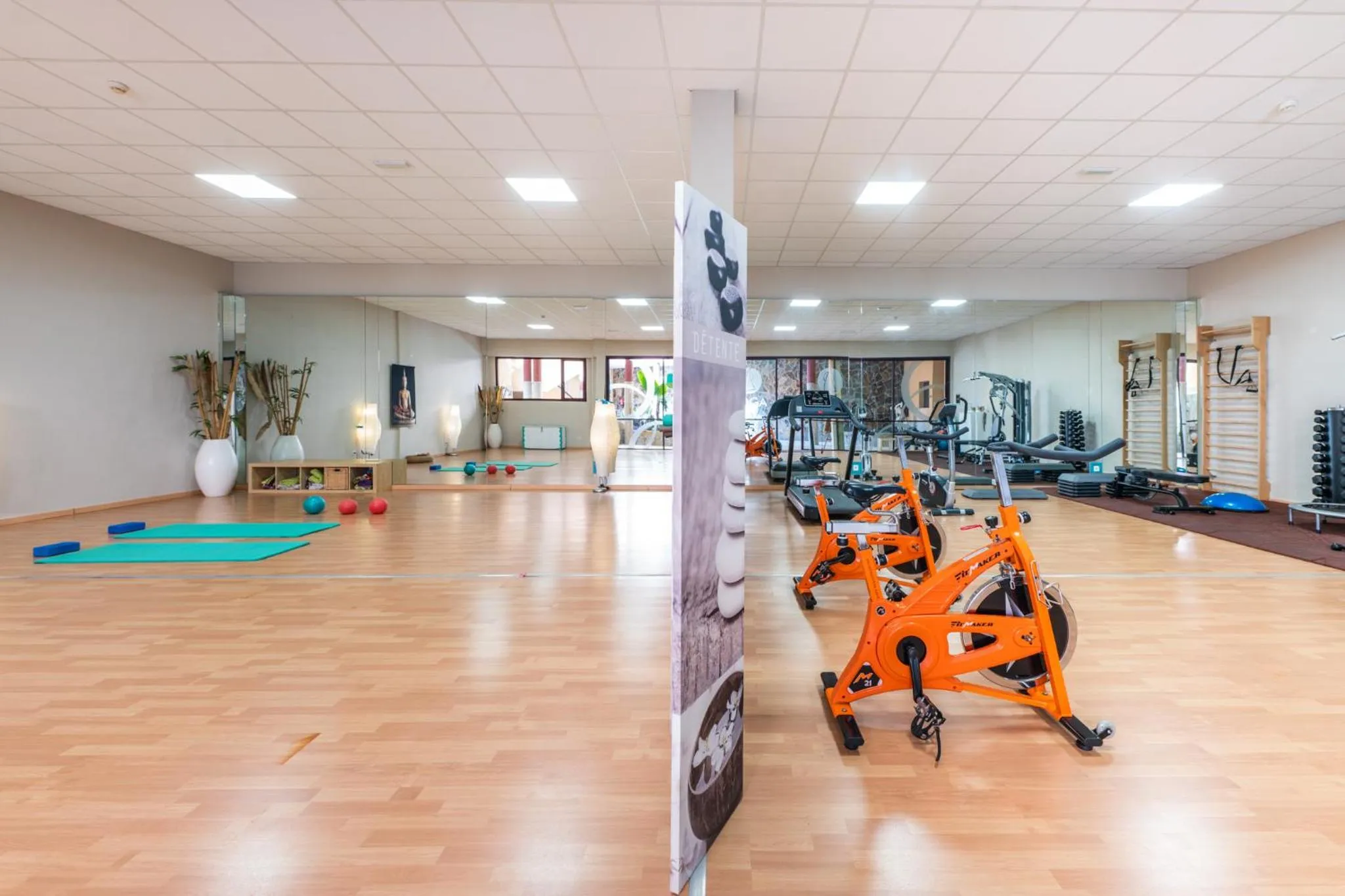 Area and facilities in Hotel Esmeralda Maris by LIVVO