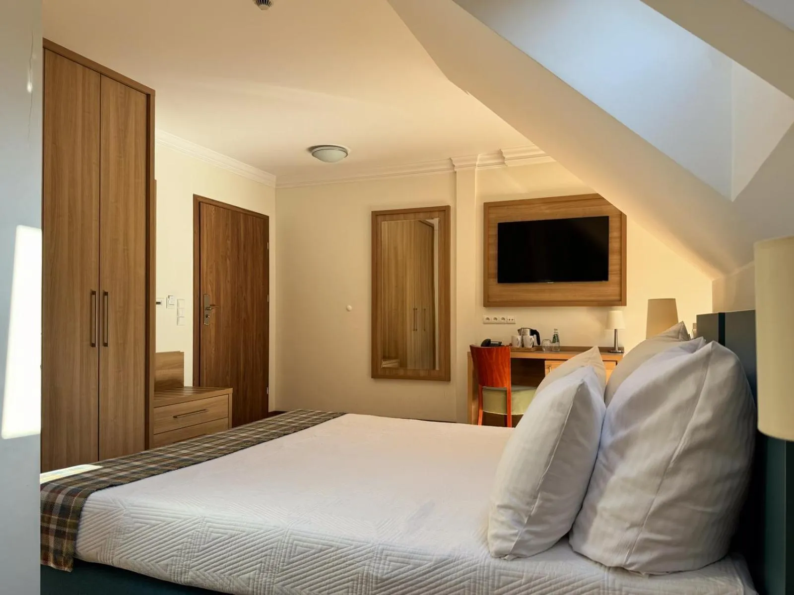 Photo of the whole room, Bed in Greno Hotel & Spa